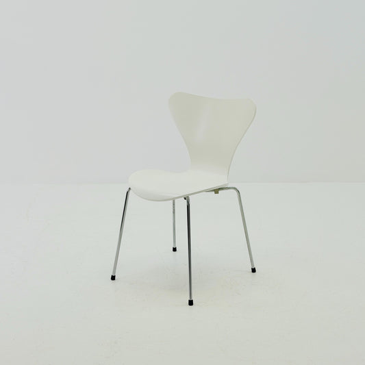 Mid century 3107 Butterfly Chair by Arne Jacobsen for Fritz Hansen, Denmark, 2000s
