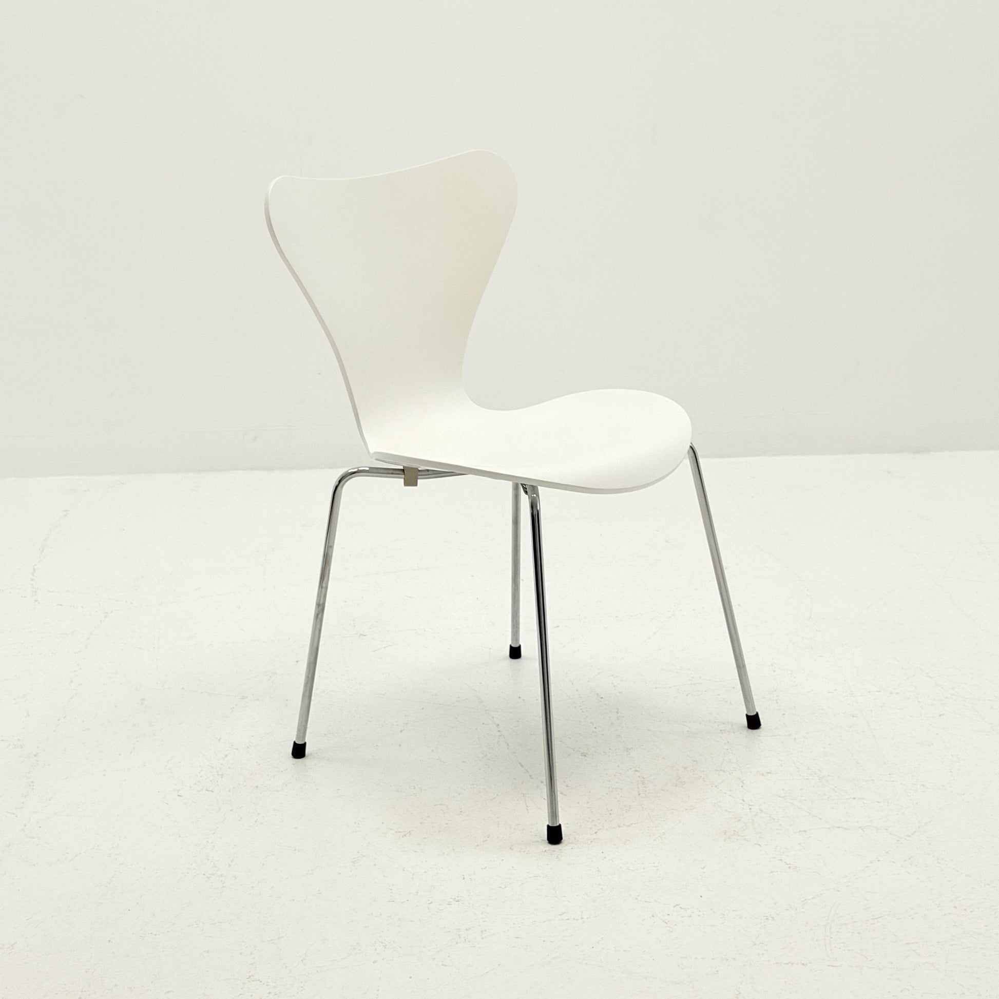 Mid century 3107 Butterfly Chair by Arne Jacobsen for Fritz Hansen, Denmark, 2000s