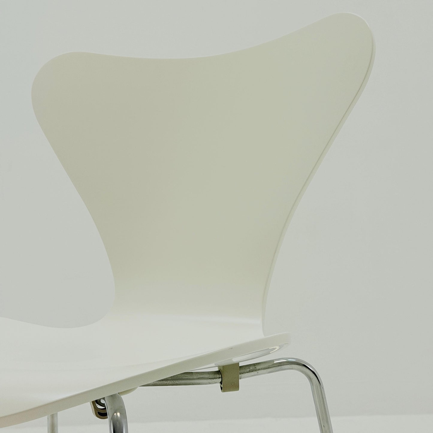 Mid century 3107 Butterfly Chair by Arne Jacobsen for Fritz Hansen, Denmark, 2000s