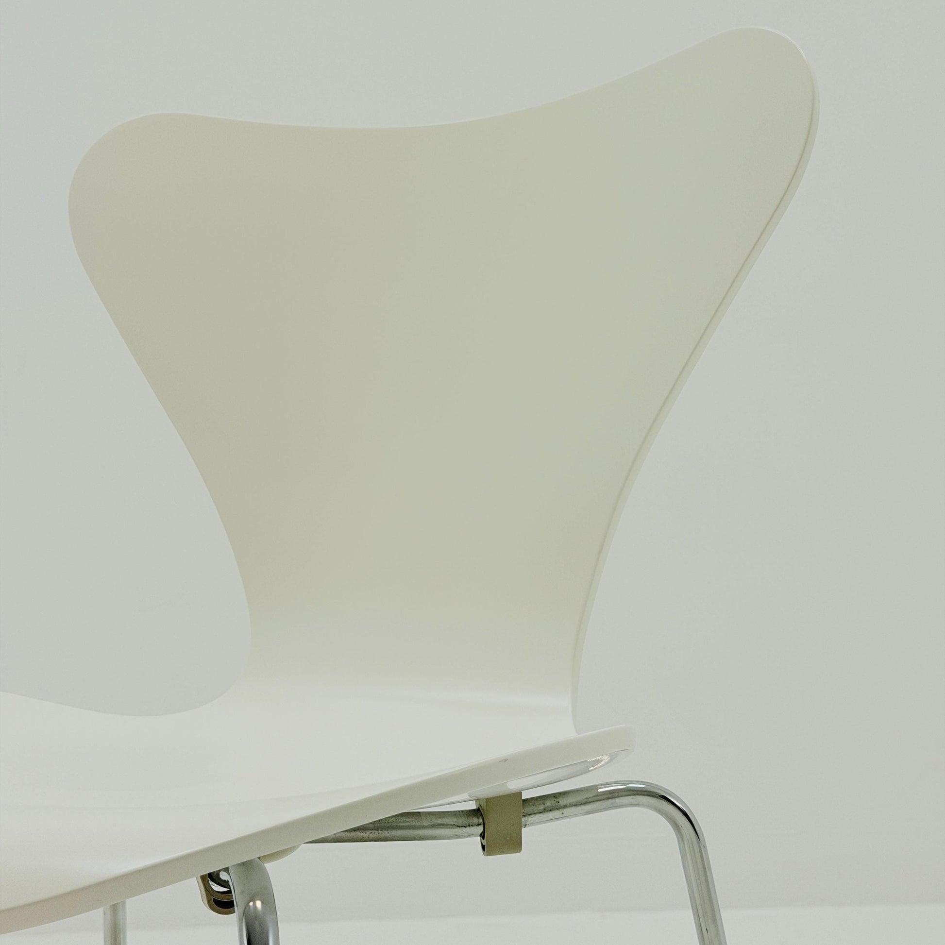 Mid century 3107 Butterfly Chair by Arne Jacobsen for Fritz Hansen, Denmark, 2000s