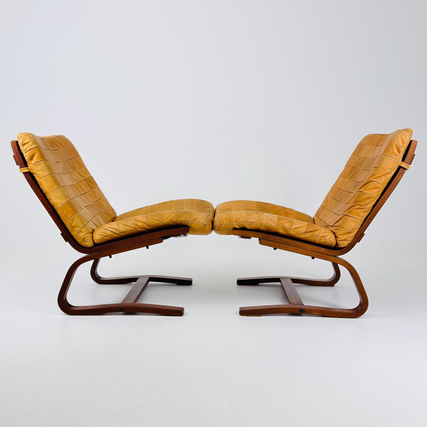 Set of 2 Mid century Norwegian Kengu leather lounge chairs by Elsa & Nordahl Solheim for Rybo Rykken - 1970s Norway