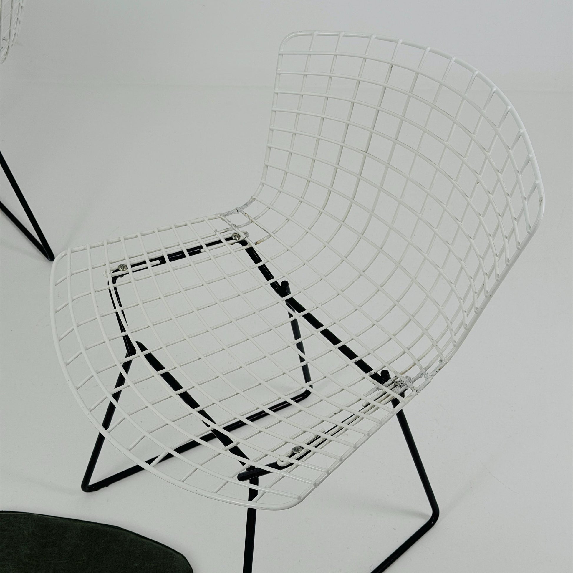 Set of 2 Mid Century Harry Bertoia Model 420 Wire Chairs for Knoll International, 1970s