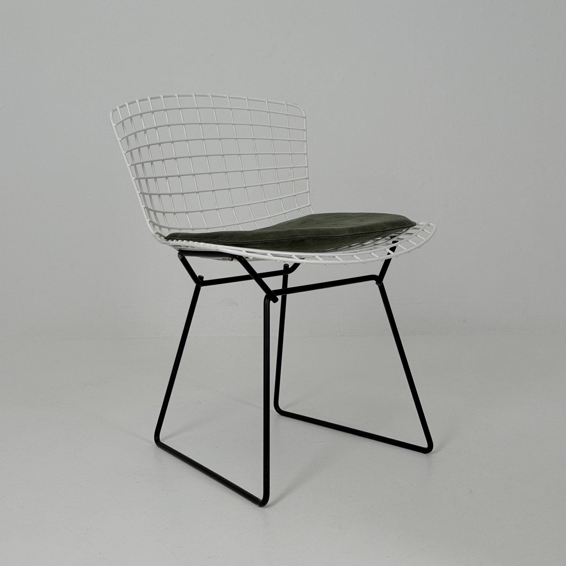 Set of 2 Mid Century Harry Bertoia Model 420 Wire Chairs for Knoll International, 1970s