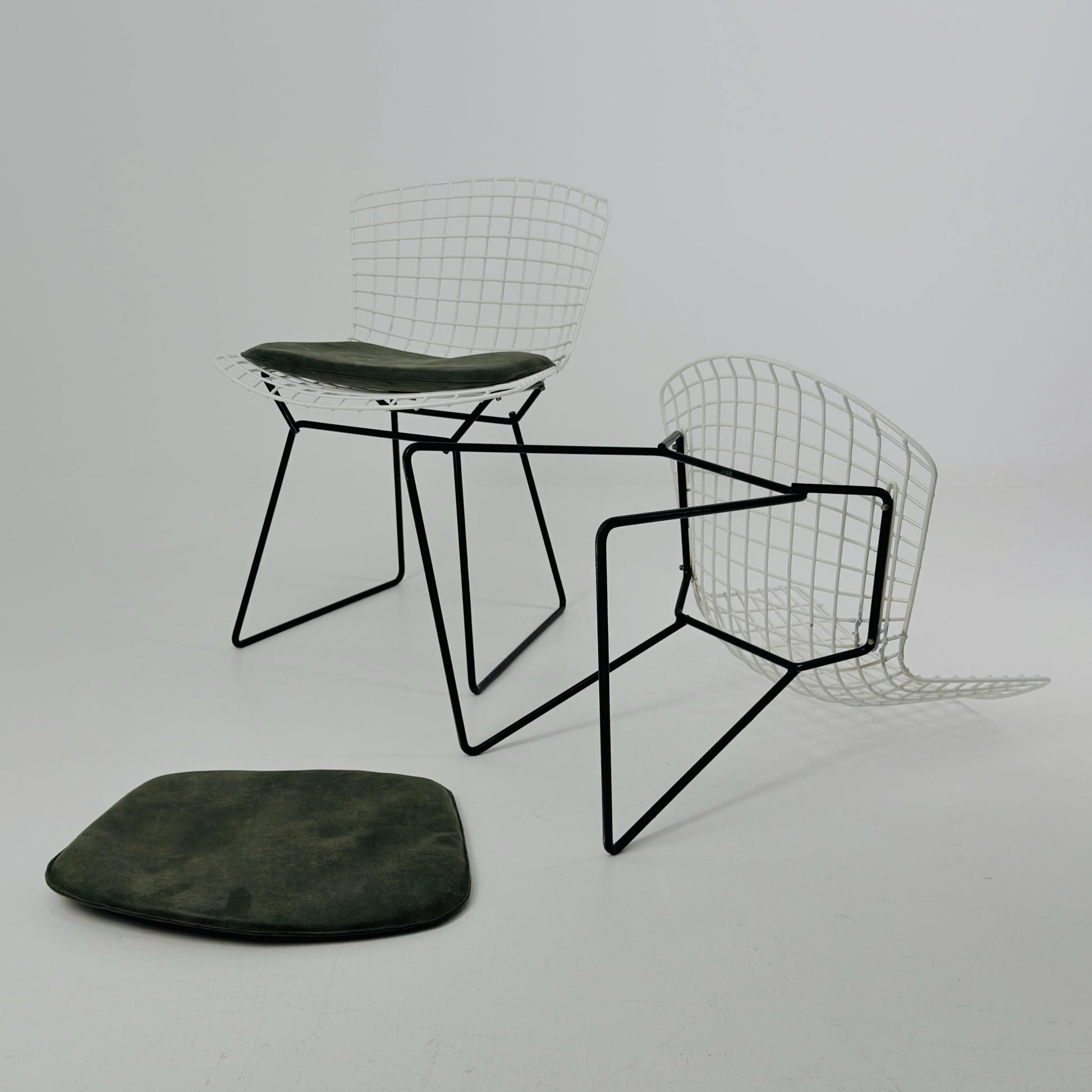 Set of 2 Mid Century Harry Bertoia Model 420 Wire Chairs for Knoll International, 1970s