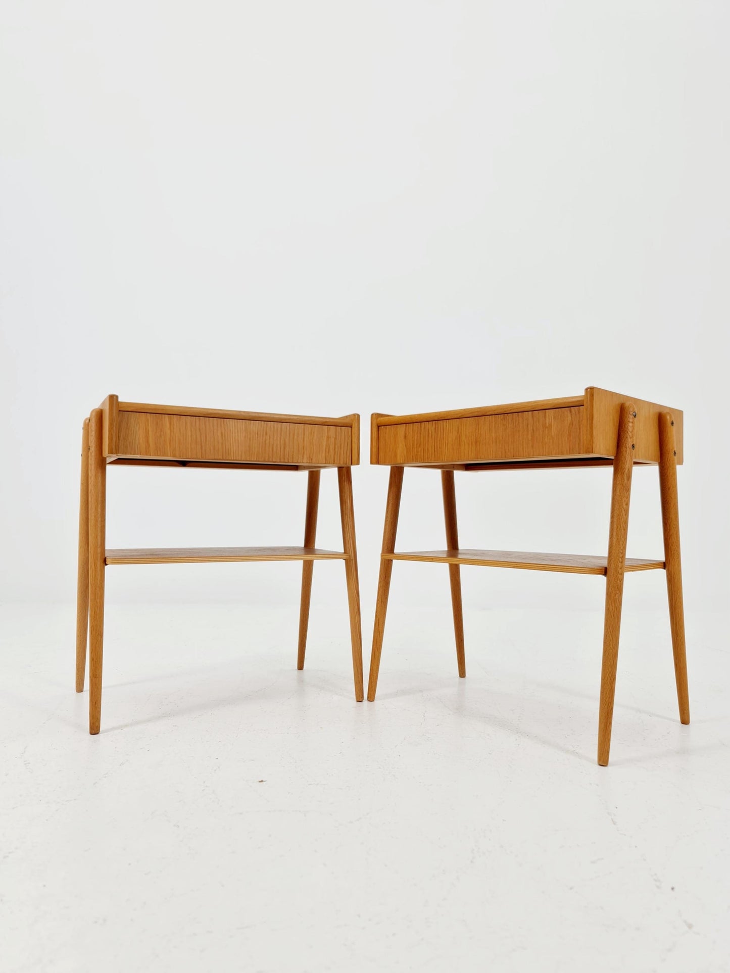 Pair of Swedish Midcentury Oak Vintage Side table/ Bedside table/ Night stand by Carlström & Co, 1960s