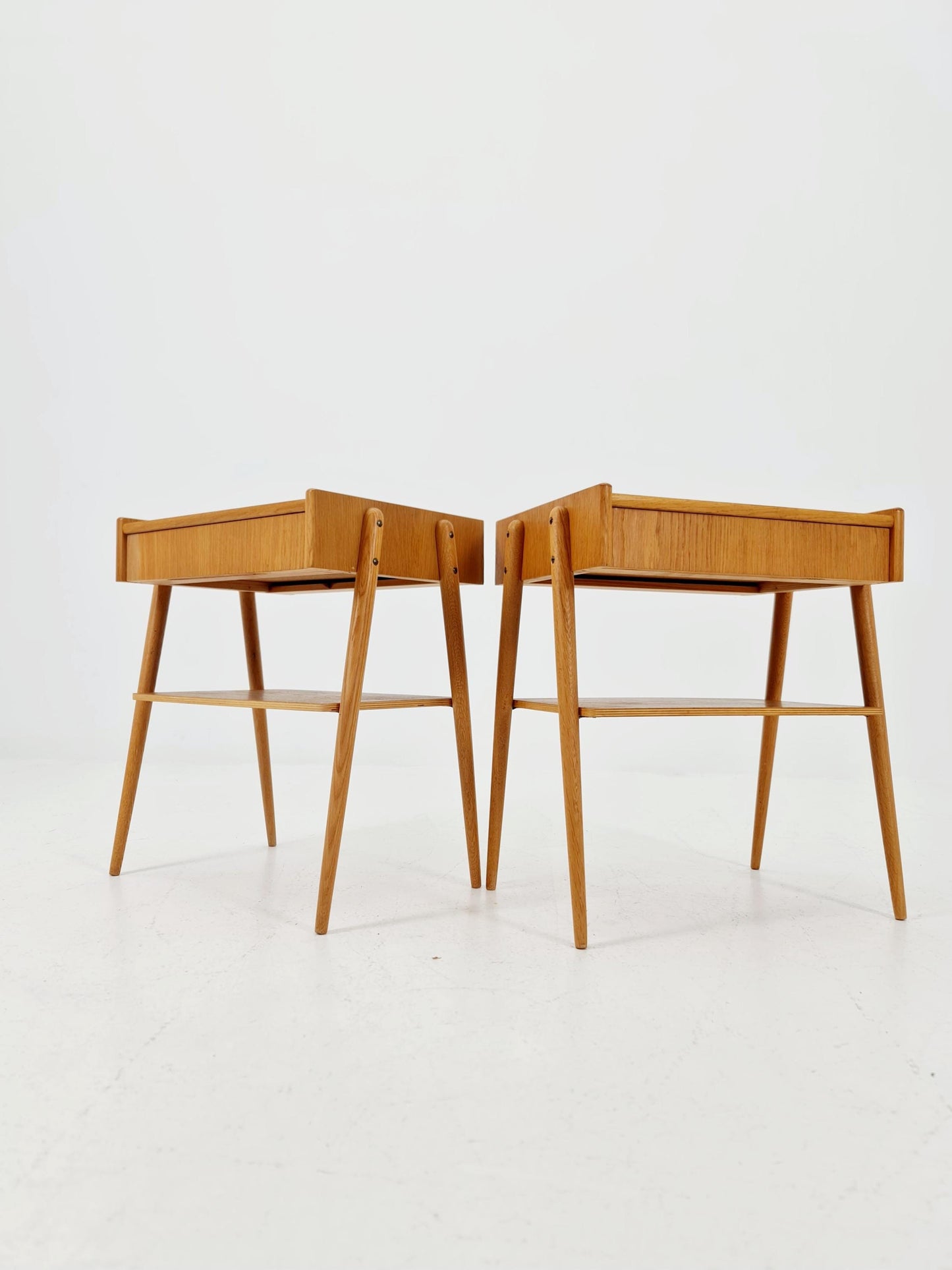 Pair of Swedish Midcentury Oak Vintage Side table/ Bedside table/ Night stand by Carlström & Co, 1960s