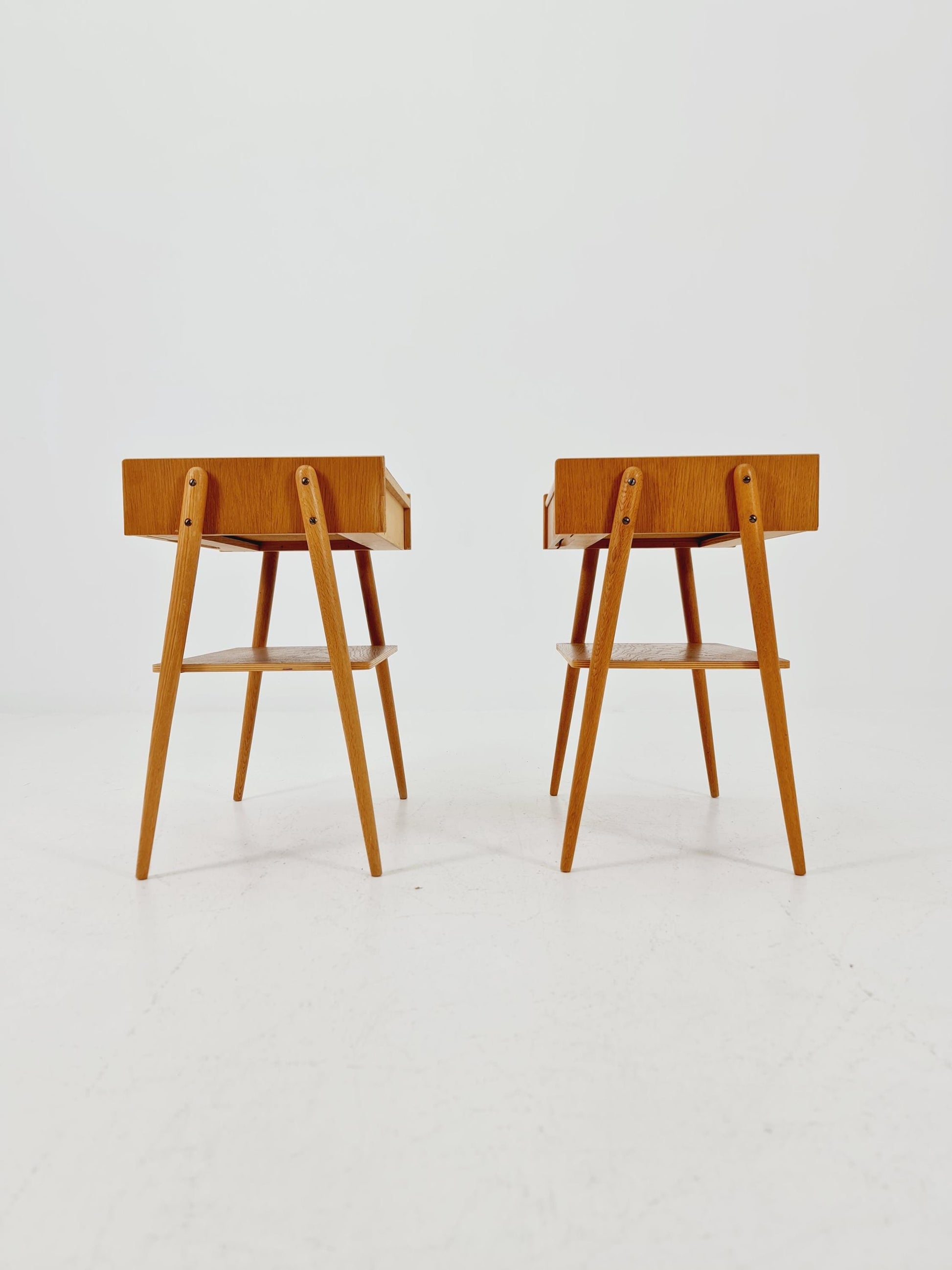 Pair of Swedish Midcentury Oak Vintage Side table/ Bedside table/ Night stand by Carlström & Co, 1960s
