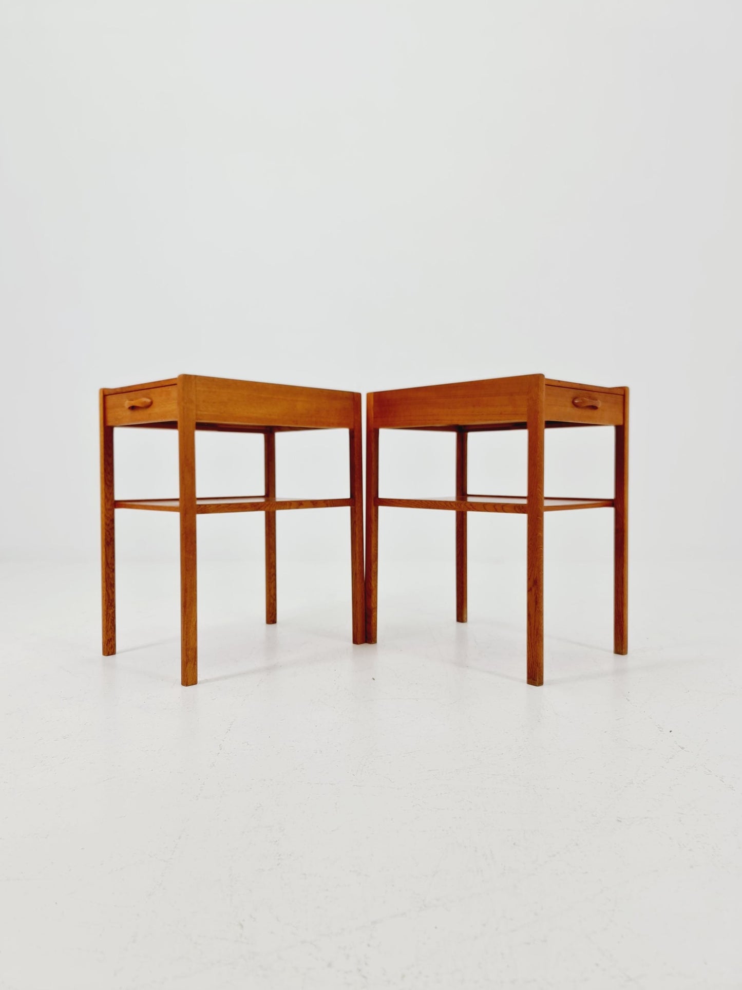 Pair of Dansih Midcentury Teak Vintage Side table/ Bedside table/ Night stand BY AB Bjärni Bjärnum 1960s