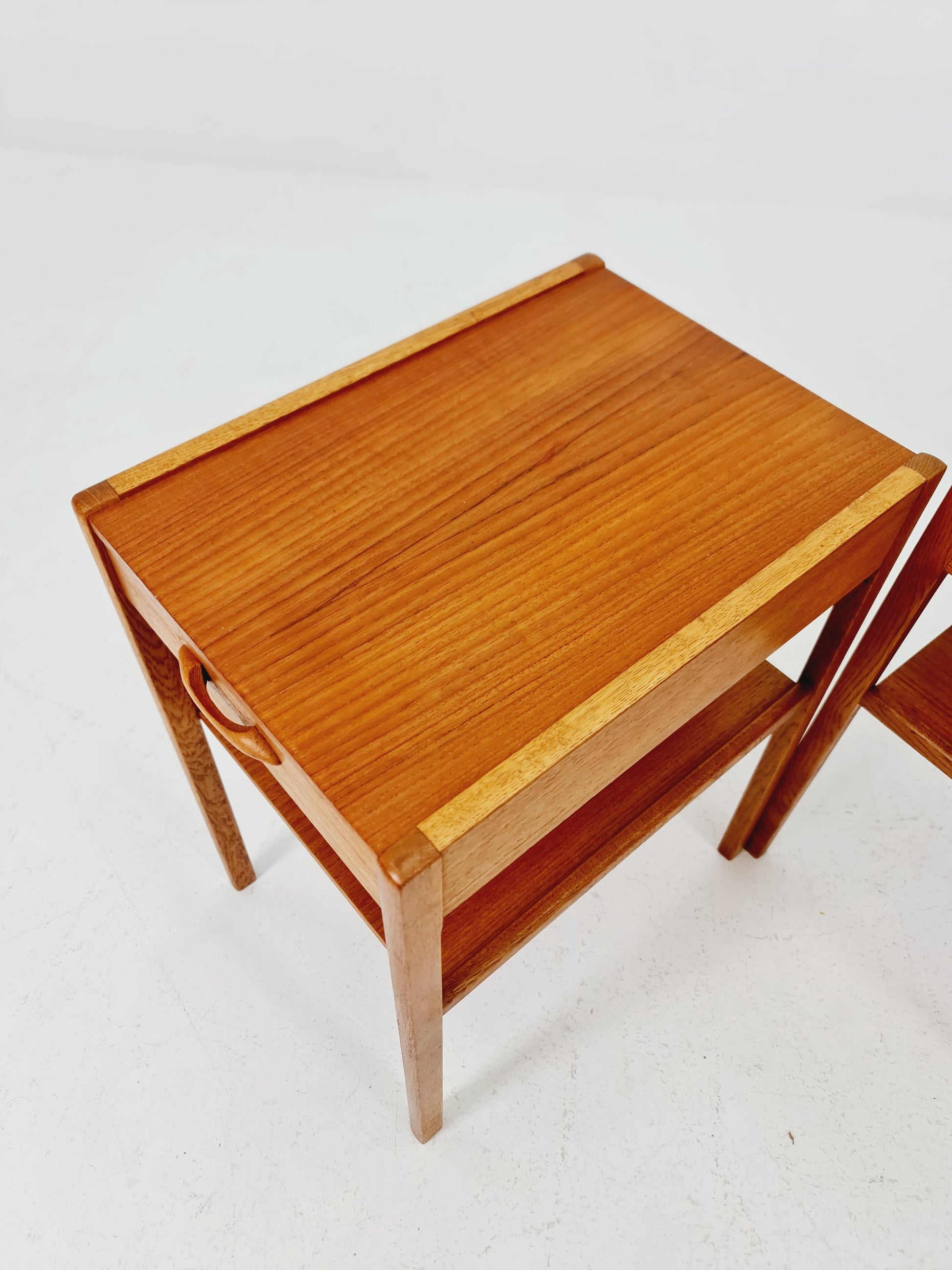 Pair of Dansih Midcentury Teak Vintage Side table/ Bedside table/ Night stand BY AB Bjärni Bjärnum 1960s