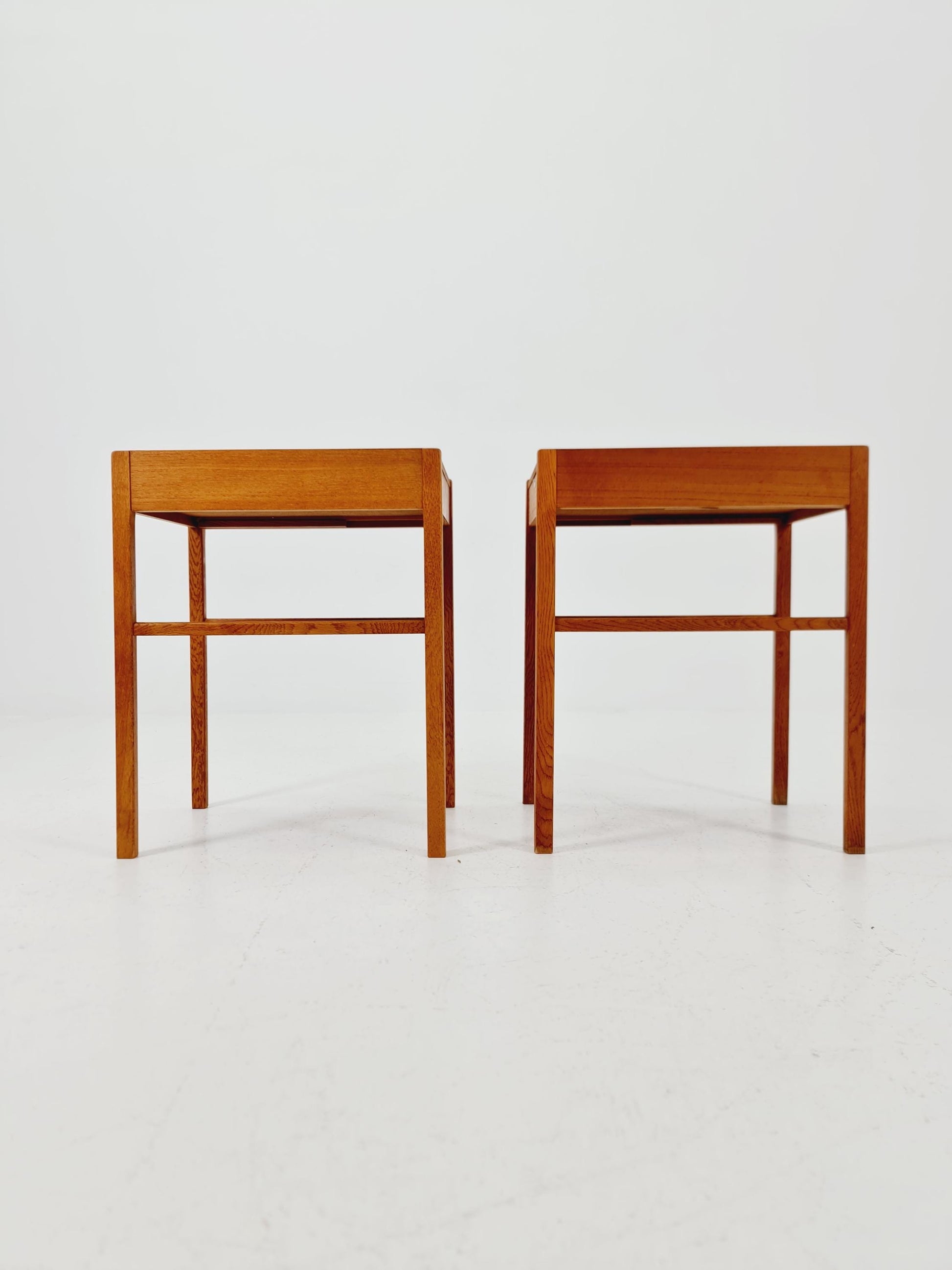 Pair of Dansih Midcentury Teak Vintage Side table/ Bedside table/ Night stand BY AB Bjärni Bjärnum 1960s
