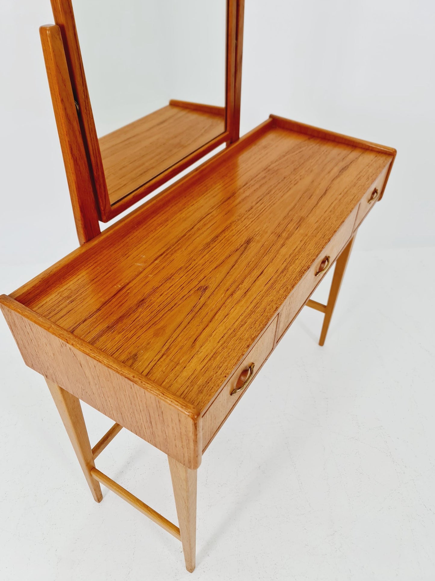 Mid Century Modern Danish Teak vanity table make up table by Fröseke for AB nybrofabriken, 1960s