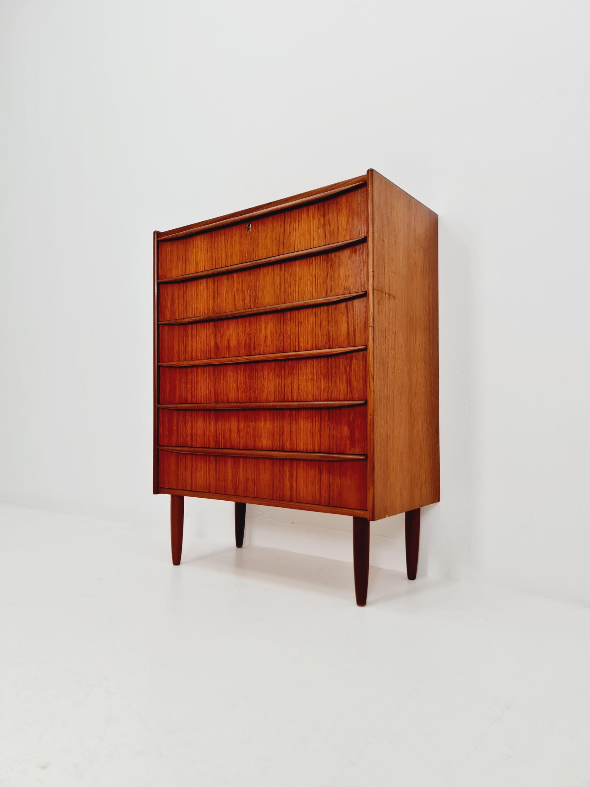 Midcentury danish design chest of drawers 1960s