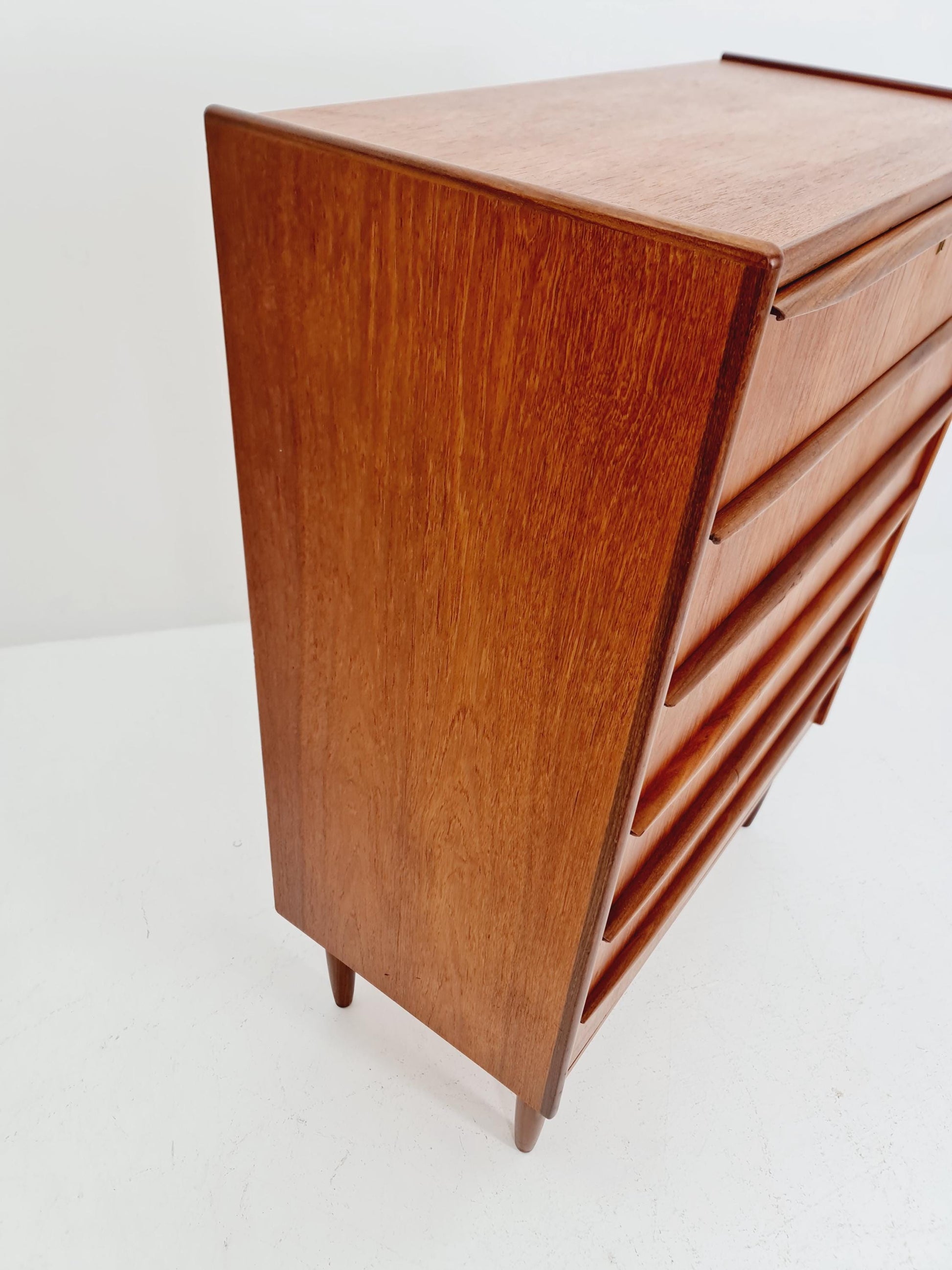 Midcentury danish design chest of drawers 1960s