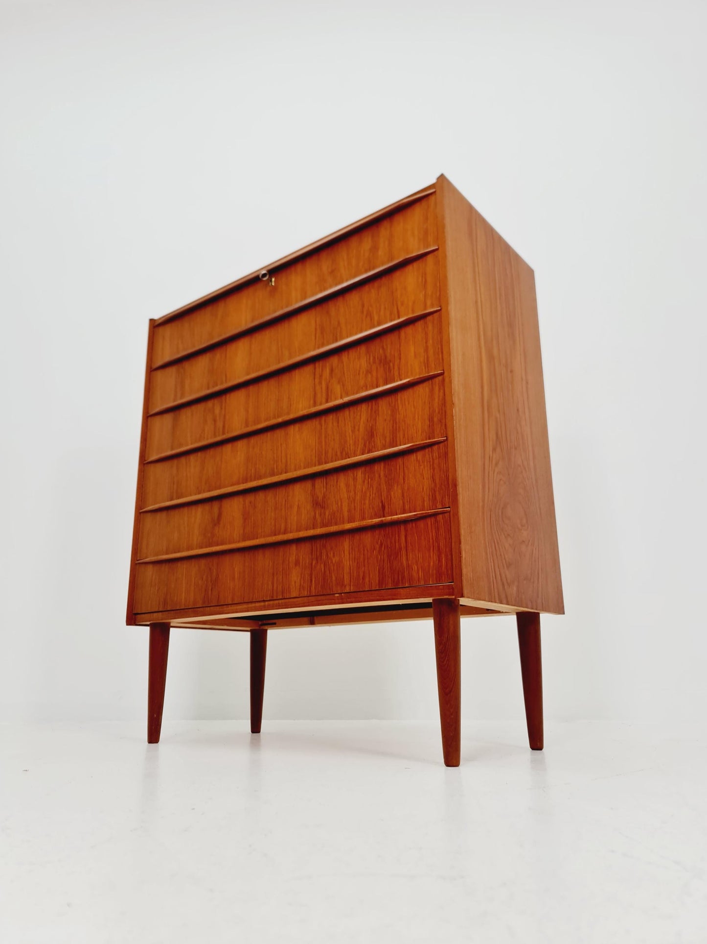 Midcentury danish design chest of drawers By Tylvad Hansen 1960s