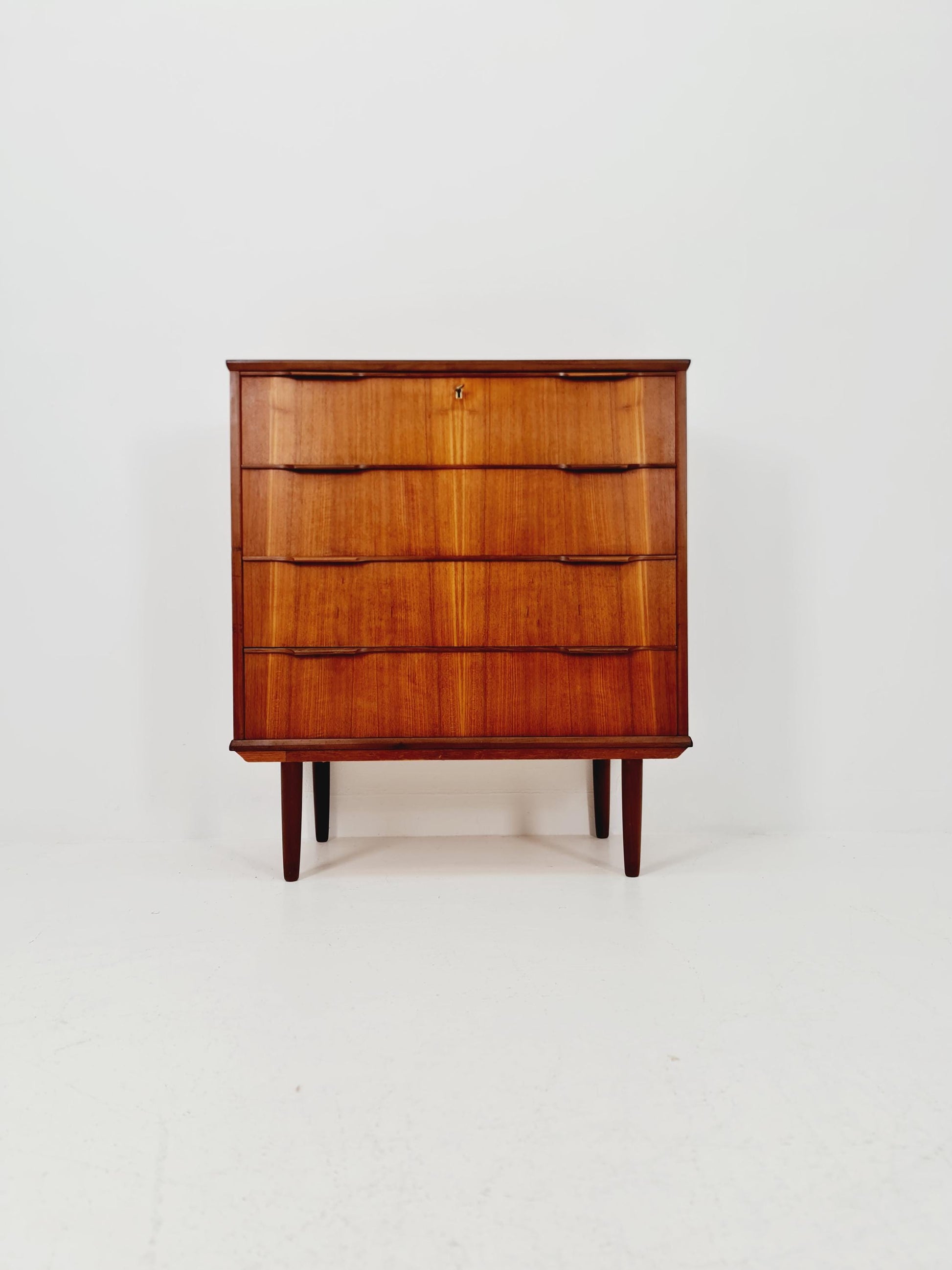 Midcentury danish design chest of drawers / drawer dresser /4 drawers cabinet By Ejsing Möbelfabrik 1960s