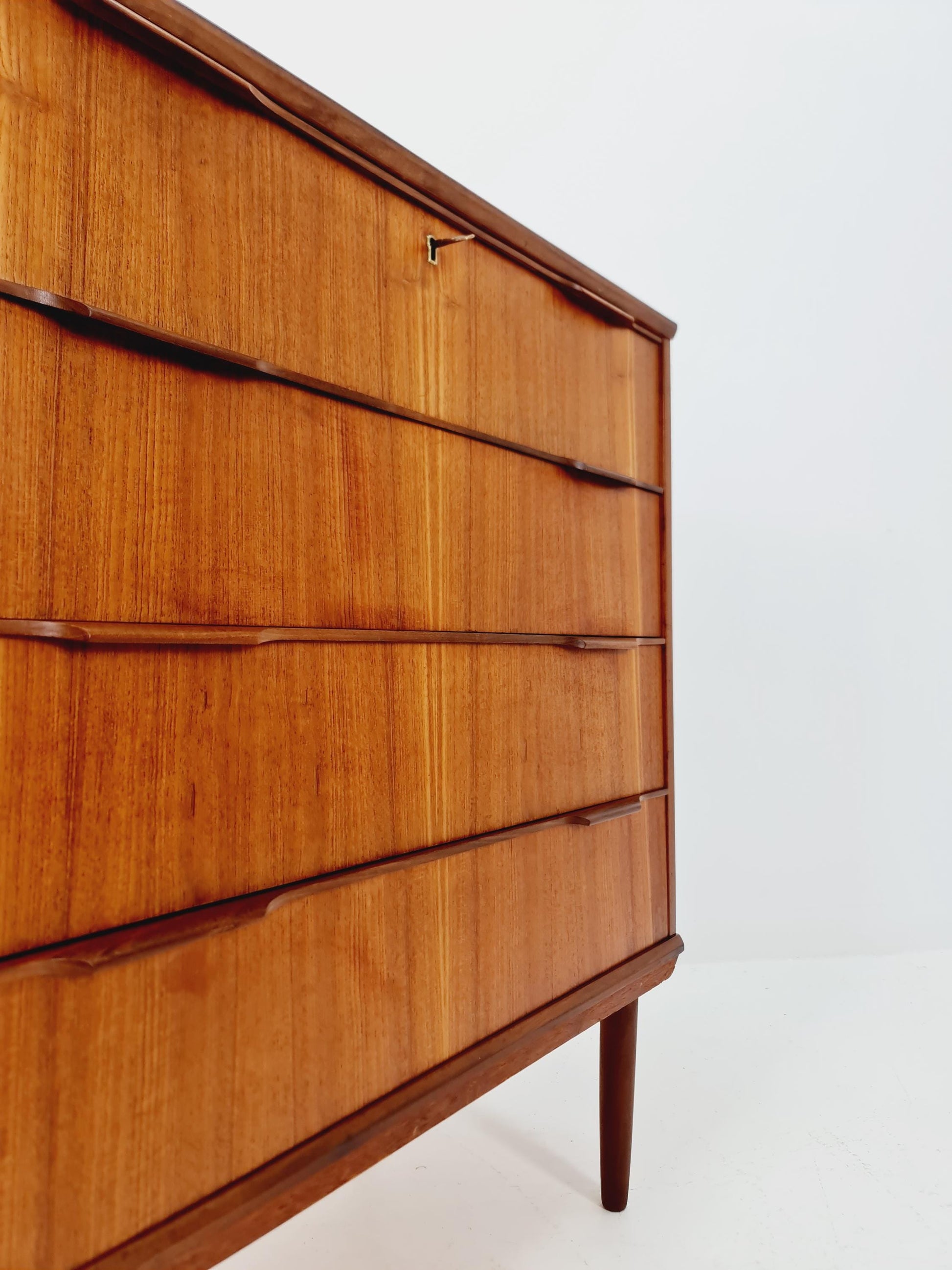 Midcentury danish design chest of drawers / drawer dresser /4 drawers cabinet By Ejsing Möbelfabrik 1960s