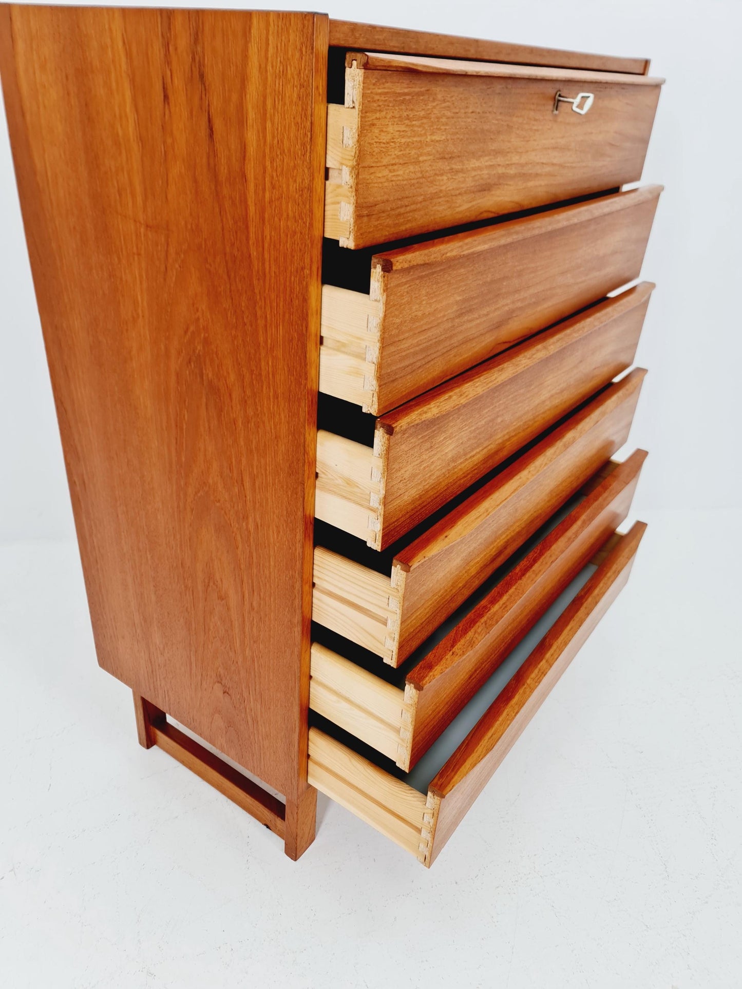 Midcentury danish design chest of drawers / drawer dresser /6 drawers cabinet By Ejsing Möbelfabrik 1960s