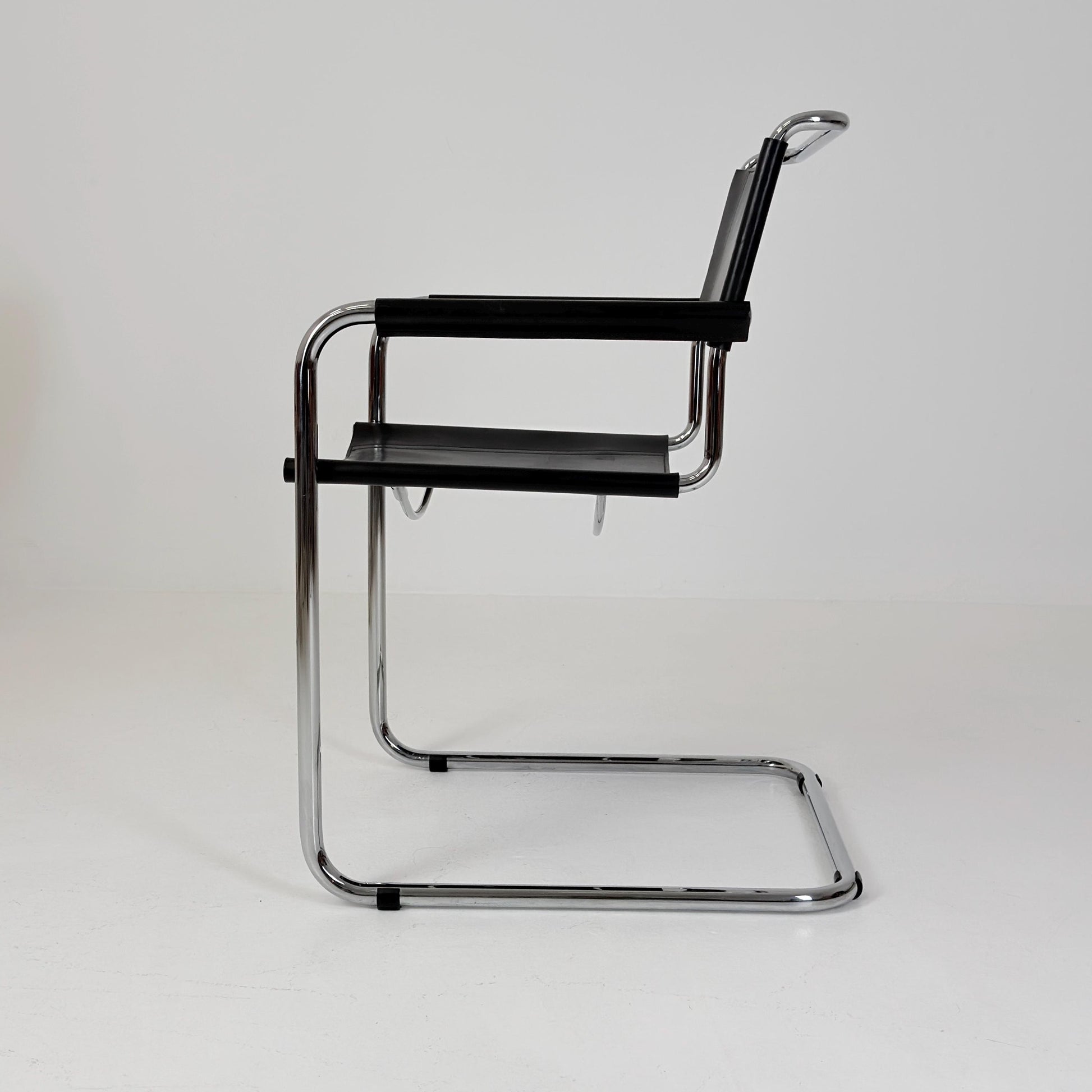 1 of 25 Mid Century Bauhaus S34 Cantilever Armchair by Mart Stam for Italia Mobilia, Black Leather & Chrome, Italy 1980s