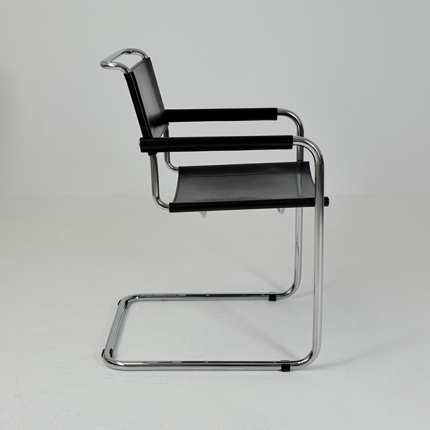 1 of 25 Mid Century Bauhaus S34 Cantilever Armchair by Mart Stam for Italia Mobilia, Black Leather & Chrome, Italy 1980s