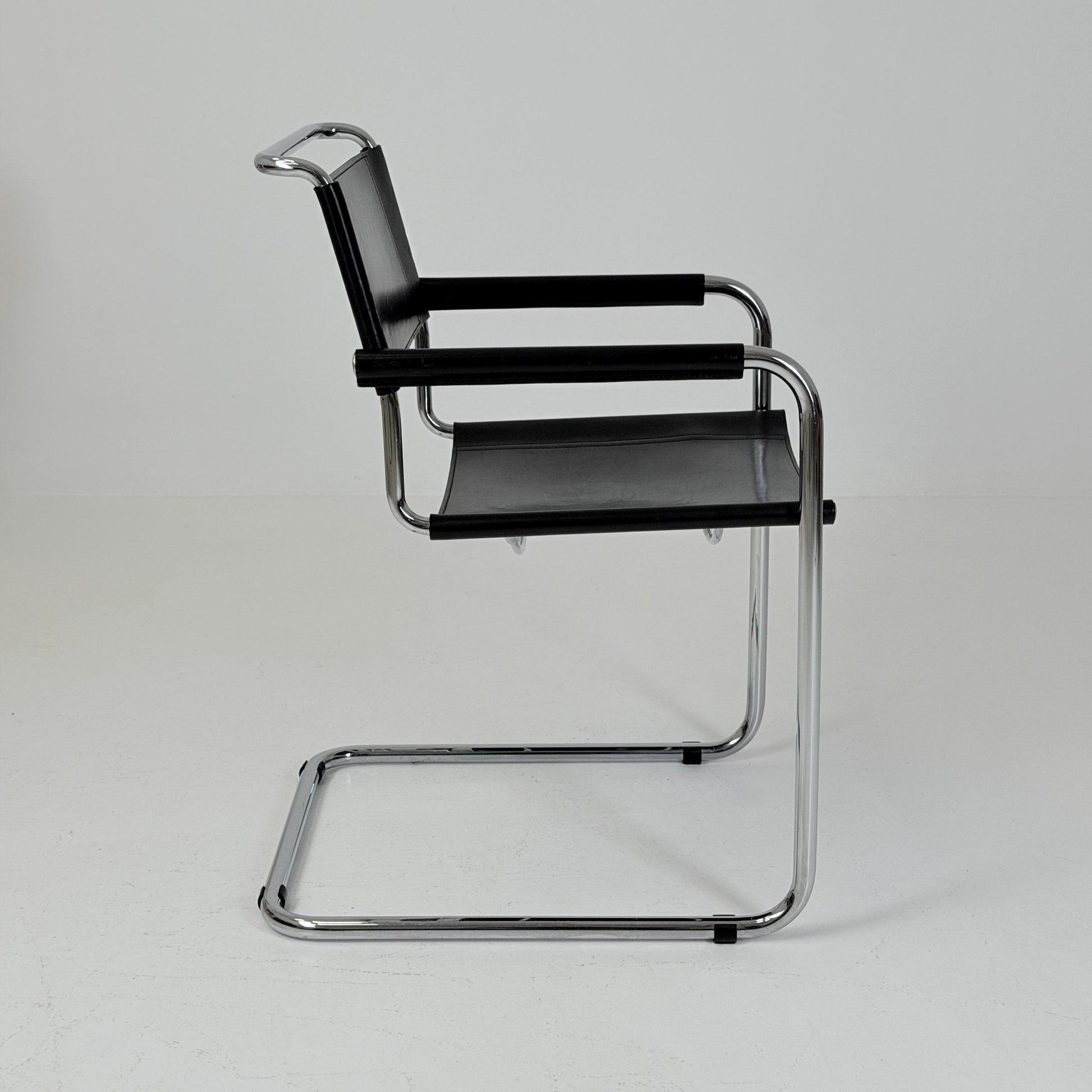 1 of 25 Mid Century Bauhaus S34 Cantilever Armchair by Mart Stam for Italia Mobilia, Black Leather & Chrome, Italy 1980s