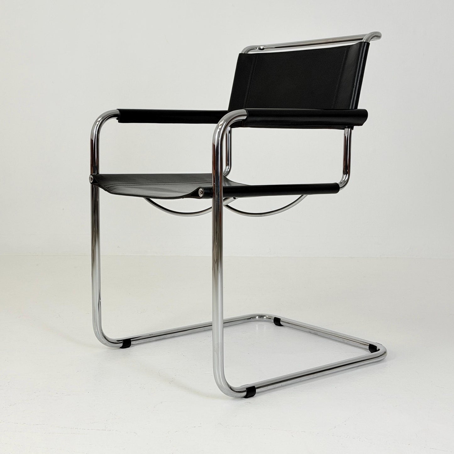 1 of 25 Mid Century Bauhaus S34 Cantilever Armchair by Mart Stam for Italia Mobilia, Black Leather & Chrome, Italy 1980s