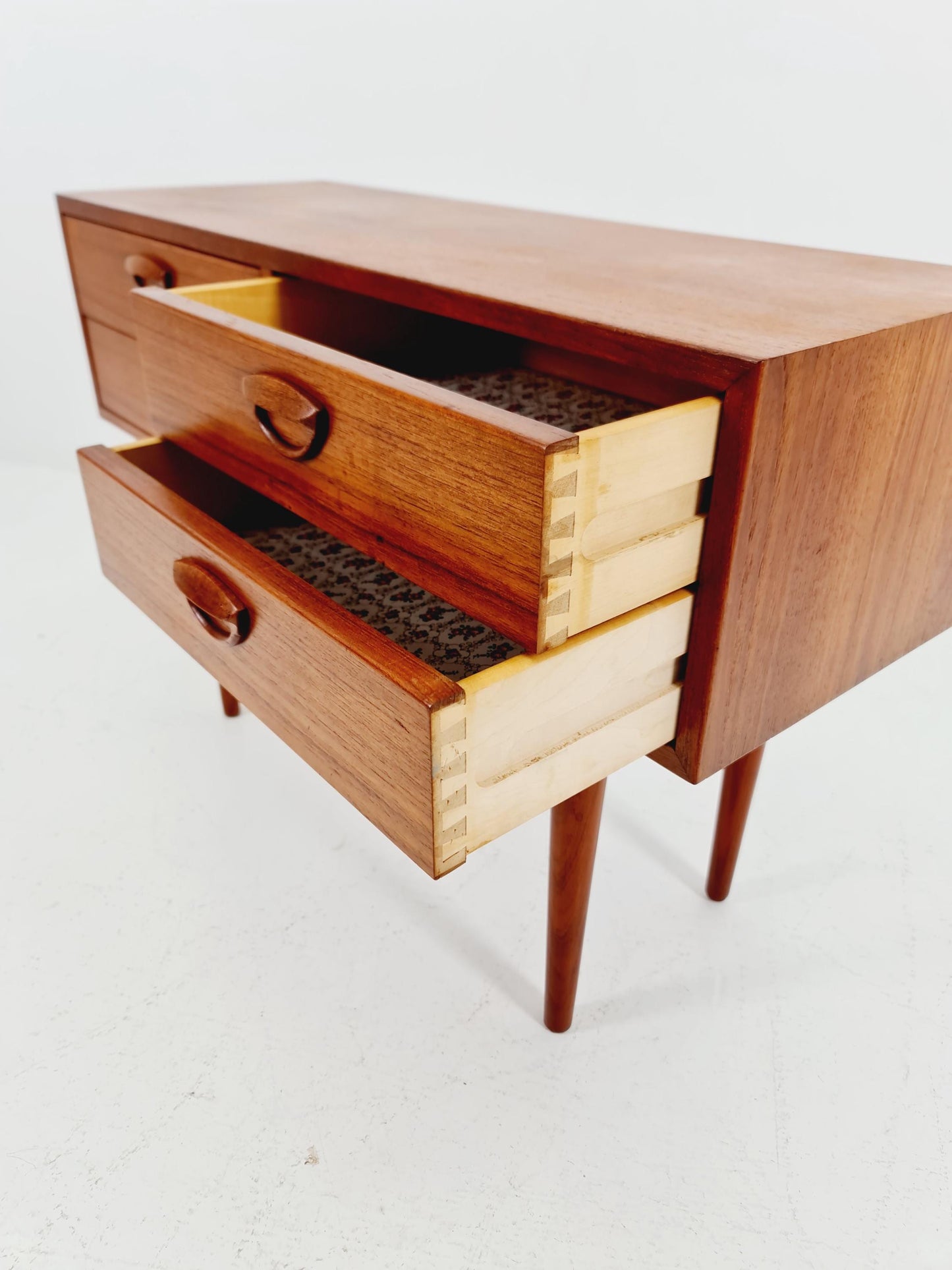 Midcentury danish design chest of drawers By KAi Kristiansen 1960s