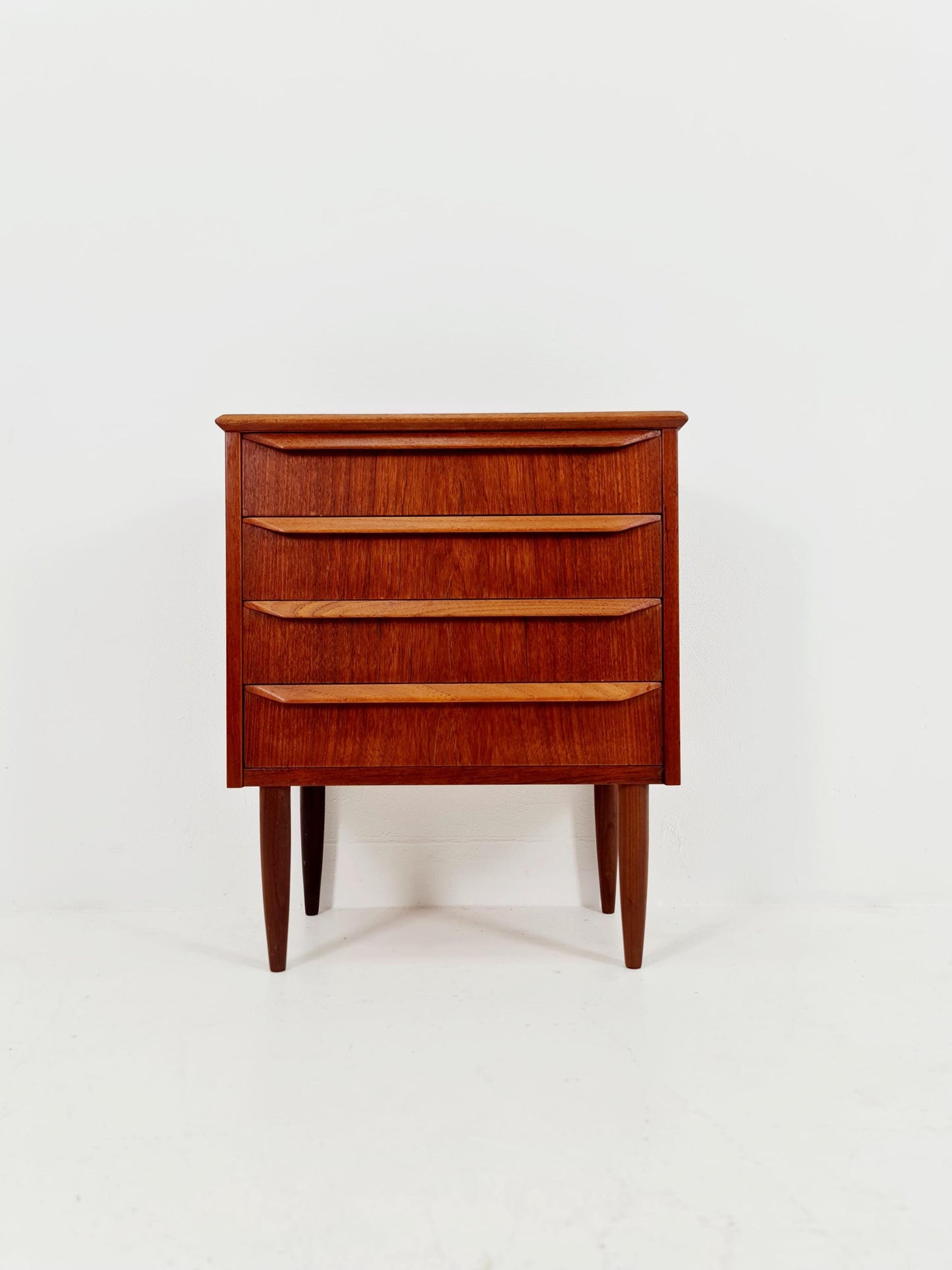 Midcentury danish drawer dresser /4 drawers by Egon Jaxhjem 1960s