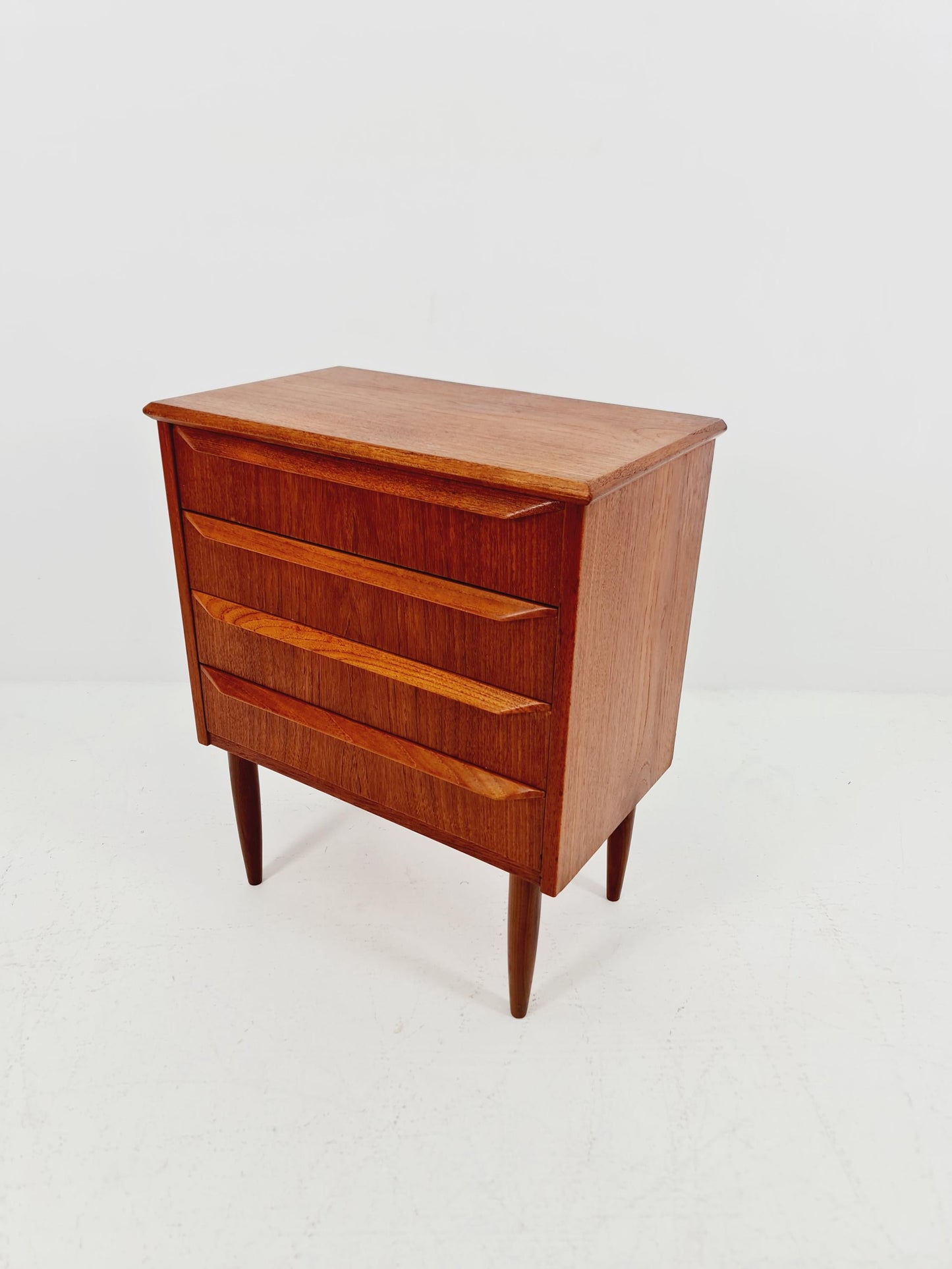Midcentury danish drawer dresser /4 drawers by Egon Jaxhjem 1960s
