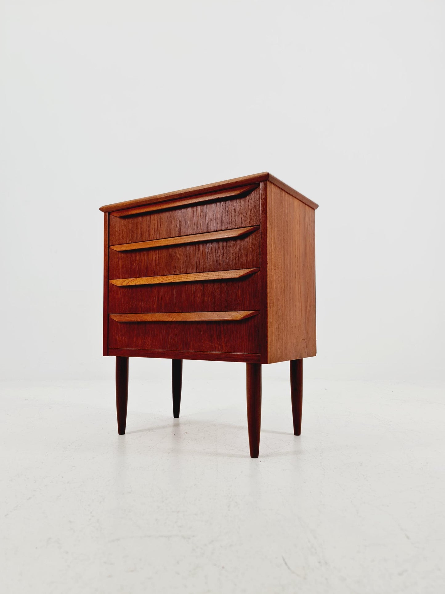 Midcentury danish drawer dresser /4 drawers by Egon Jaxhjem 1960s