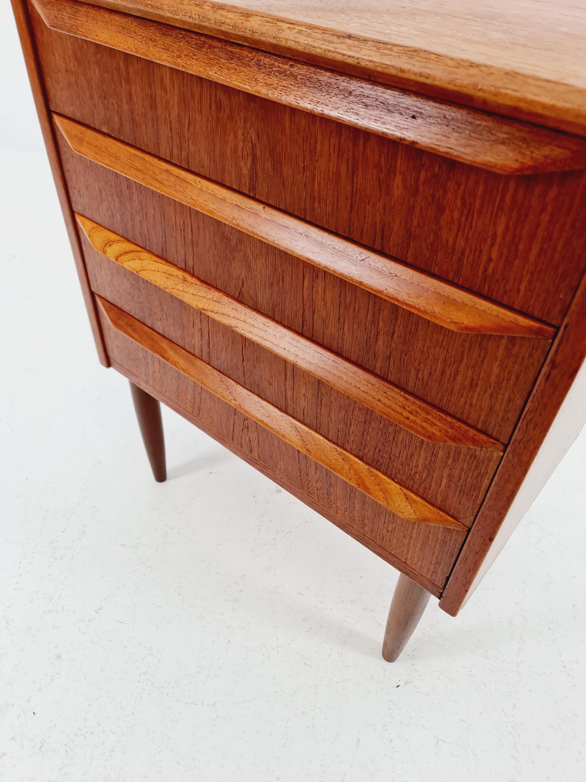 Midcentury danish drawer dresser /4 drawers by Egon Jaxhjem 1960s