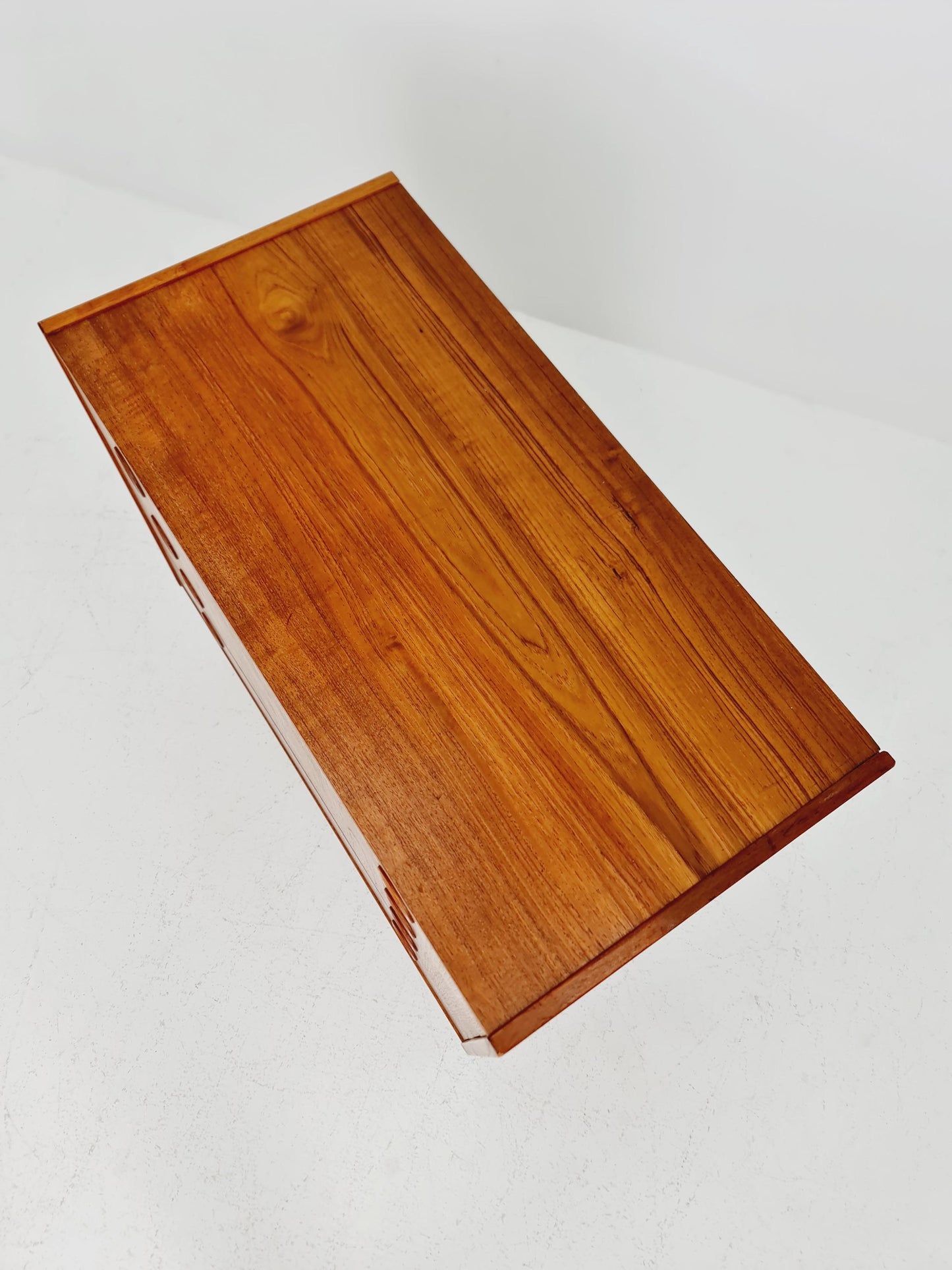 Midcentury danish design chest of drawers / drawer dresser /4 drawers cabinet 1960s