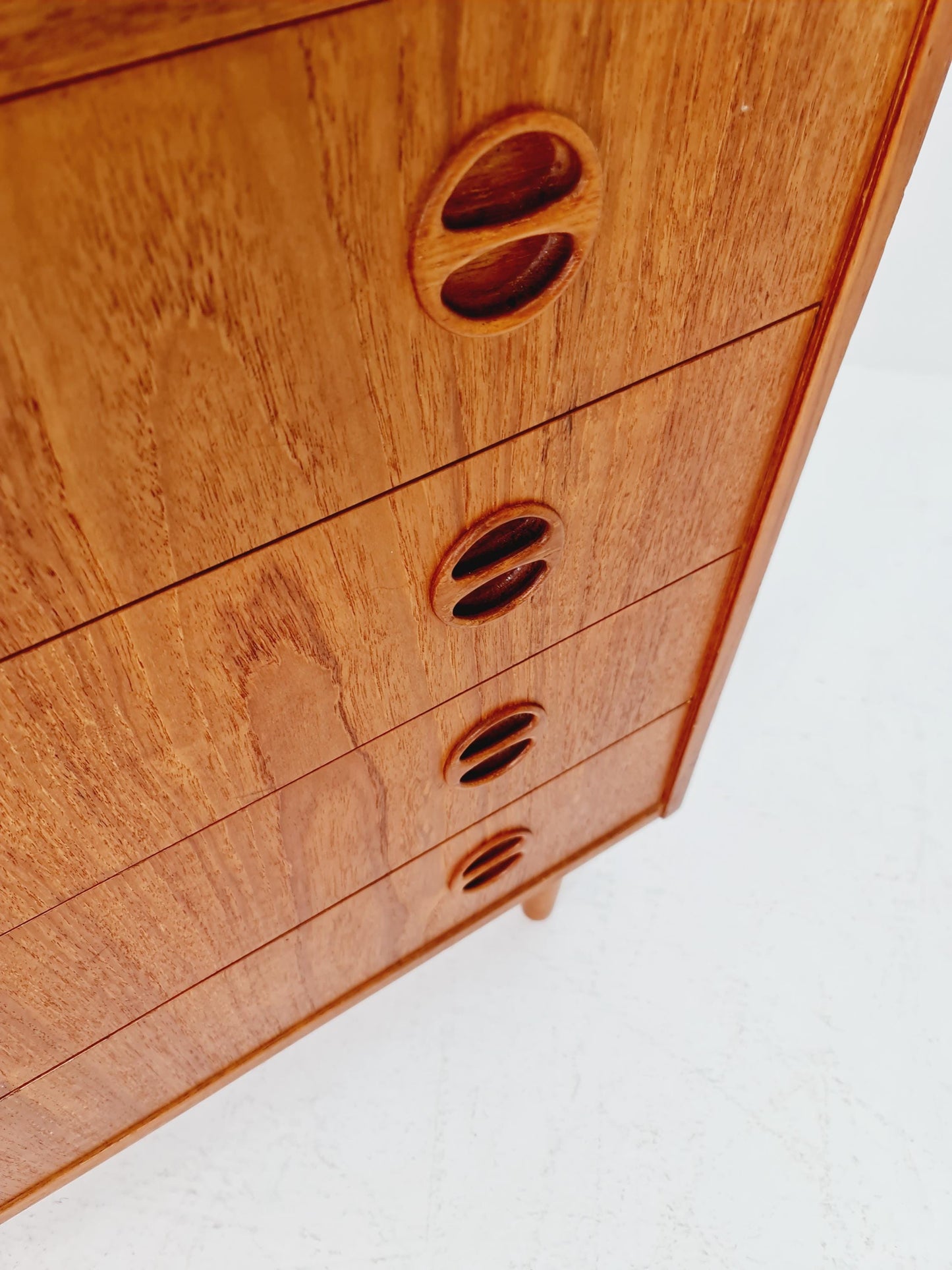 Midcentury danish design chest of drawers / drawer dresser /4 drawers cabinet 1960s