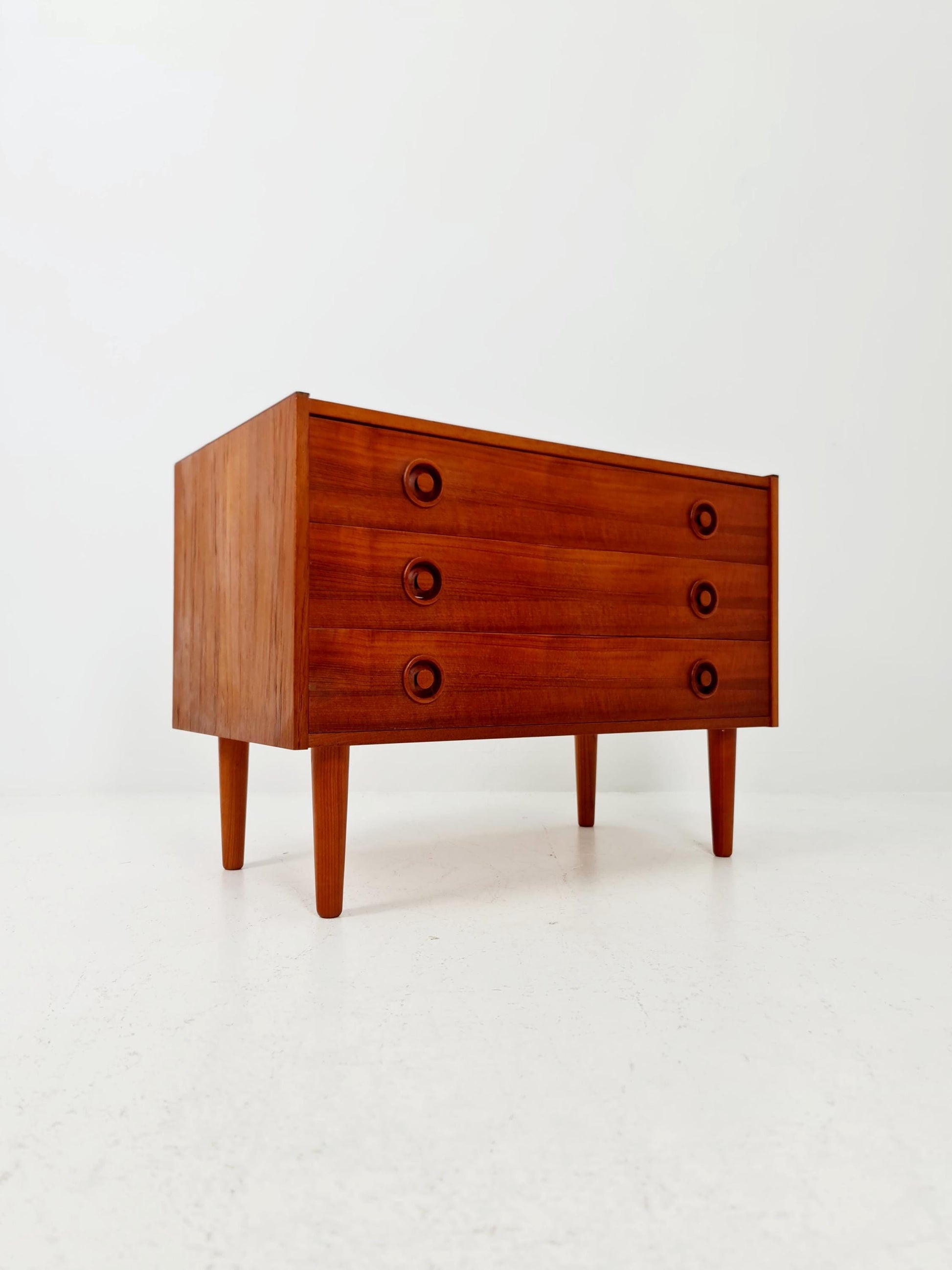 Midcentury danish design chest of drawers / drawer dresser /3 drawers cabinet, 1960s