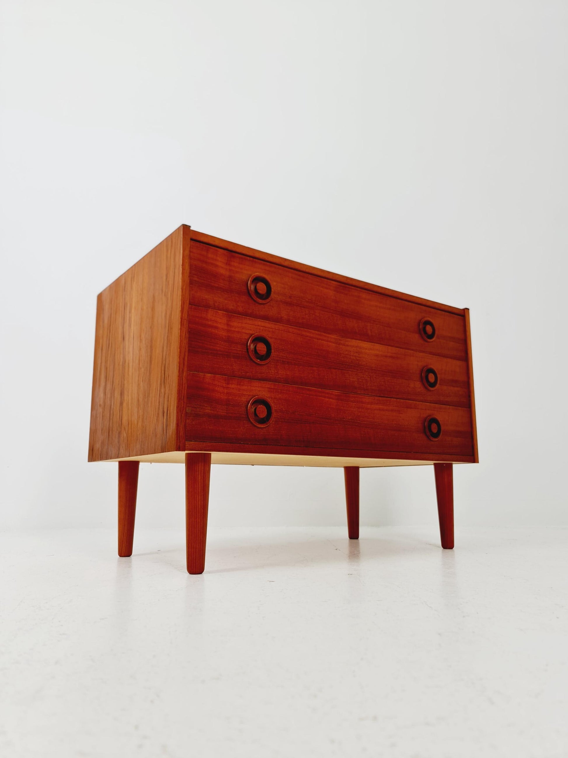Midcentury danish design chest of drawers / drawer dresser /3 drawers cabinet, 1960s