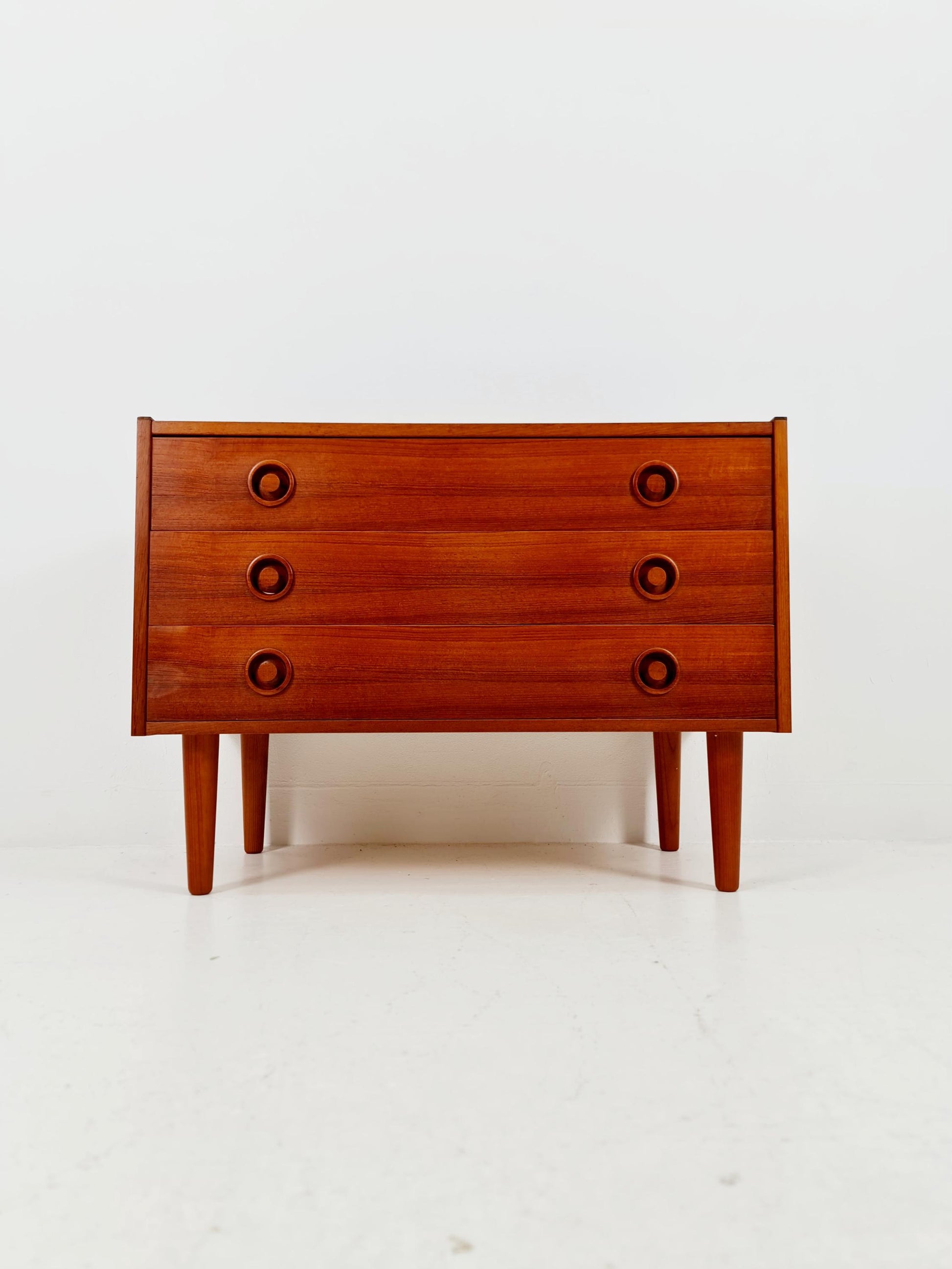 Midcentury danish design chest of drawers / drawer dresser /3 drawers cabinet, 1960s