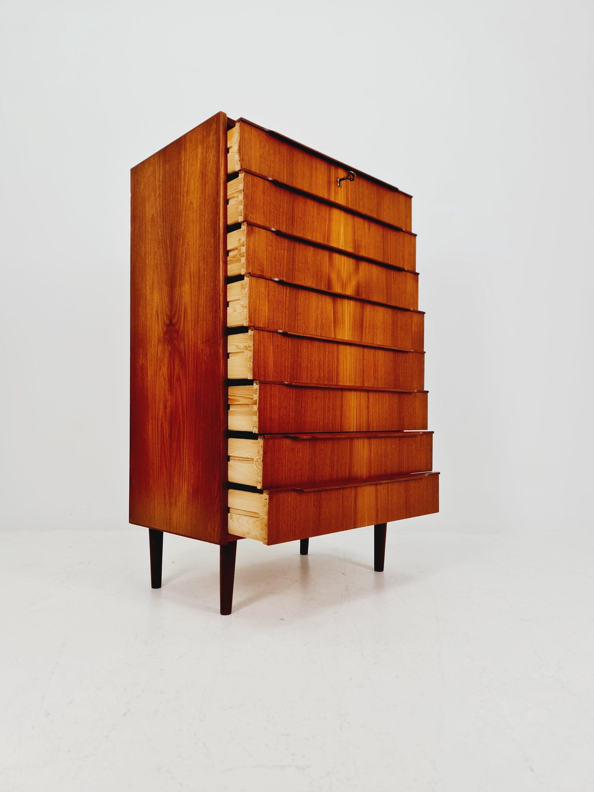 Midcentury danish design chest of drawers 8 Drawers tallboy 1960s