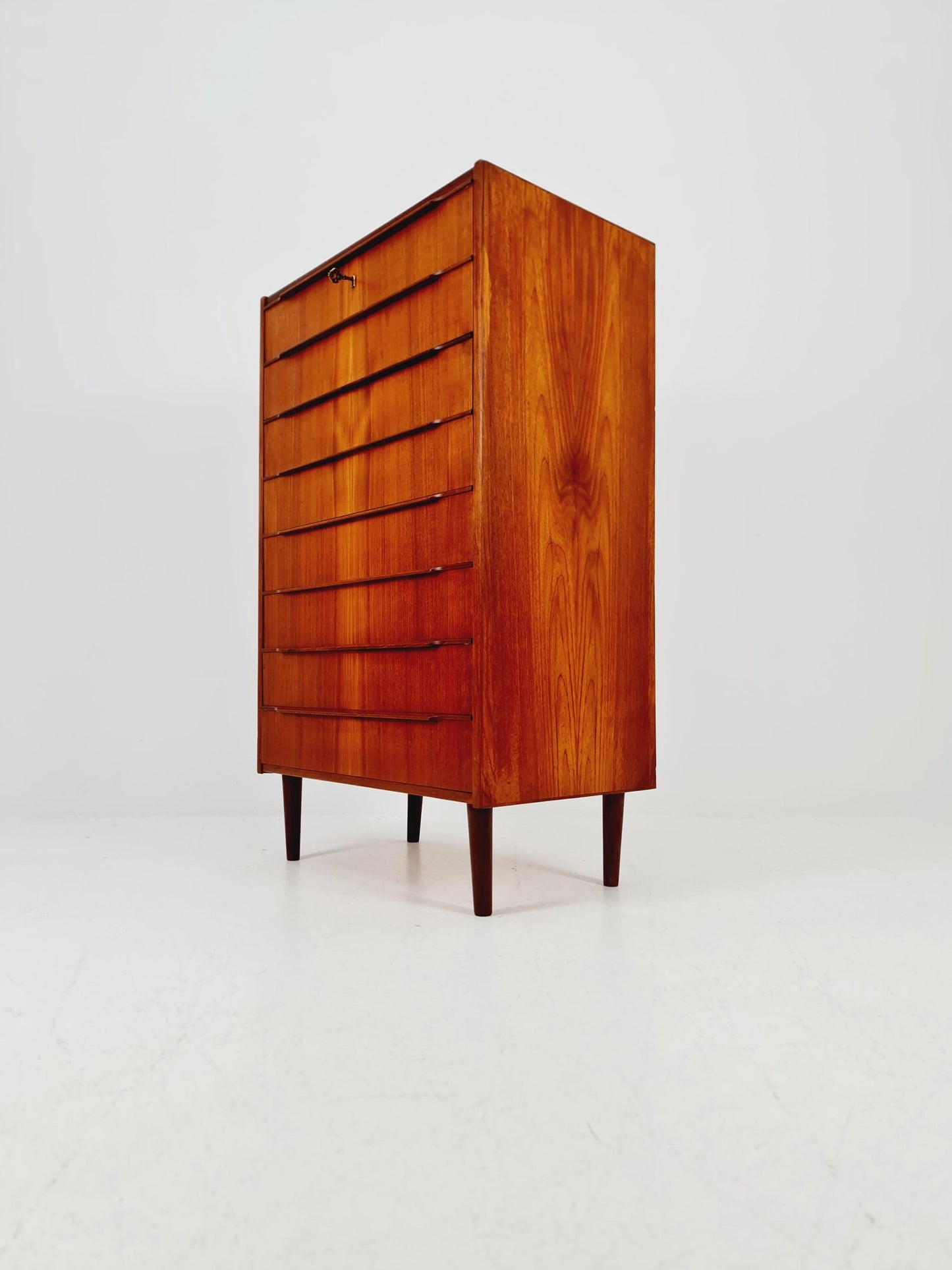 Midcentury danish design chest of drawers 8 Drawers tallboy 1960s