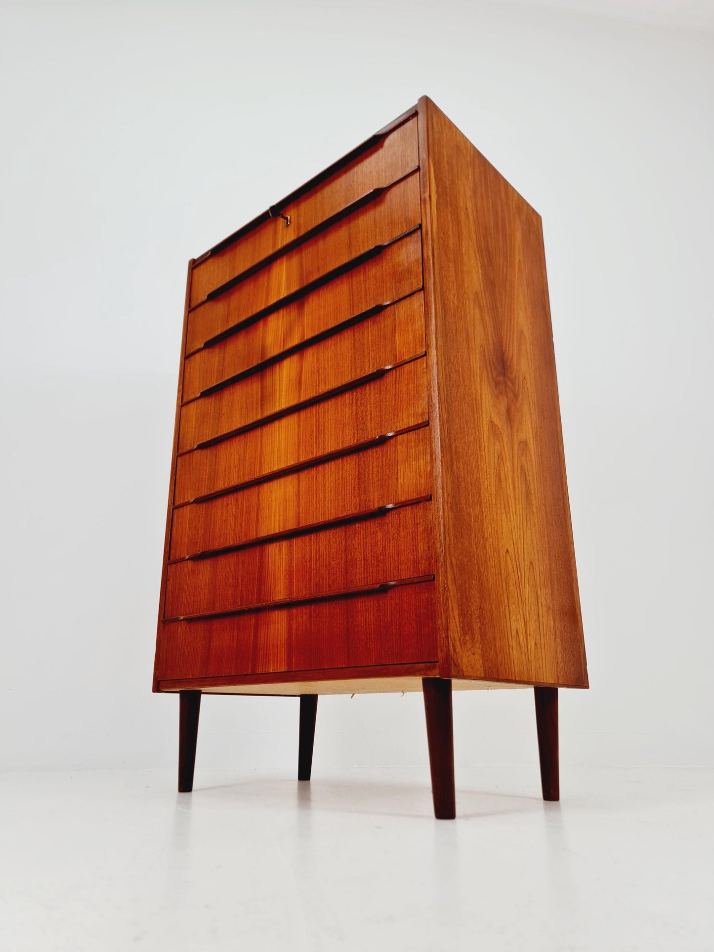 Midcentury danish design chest of drawers 8 Drawers tallboy 1960s