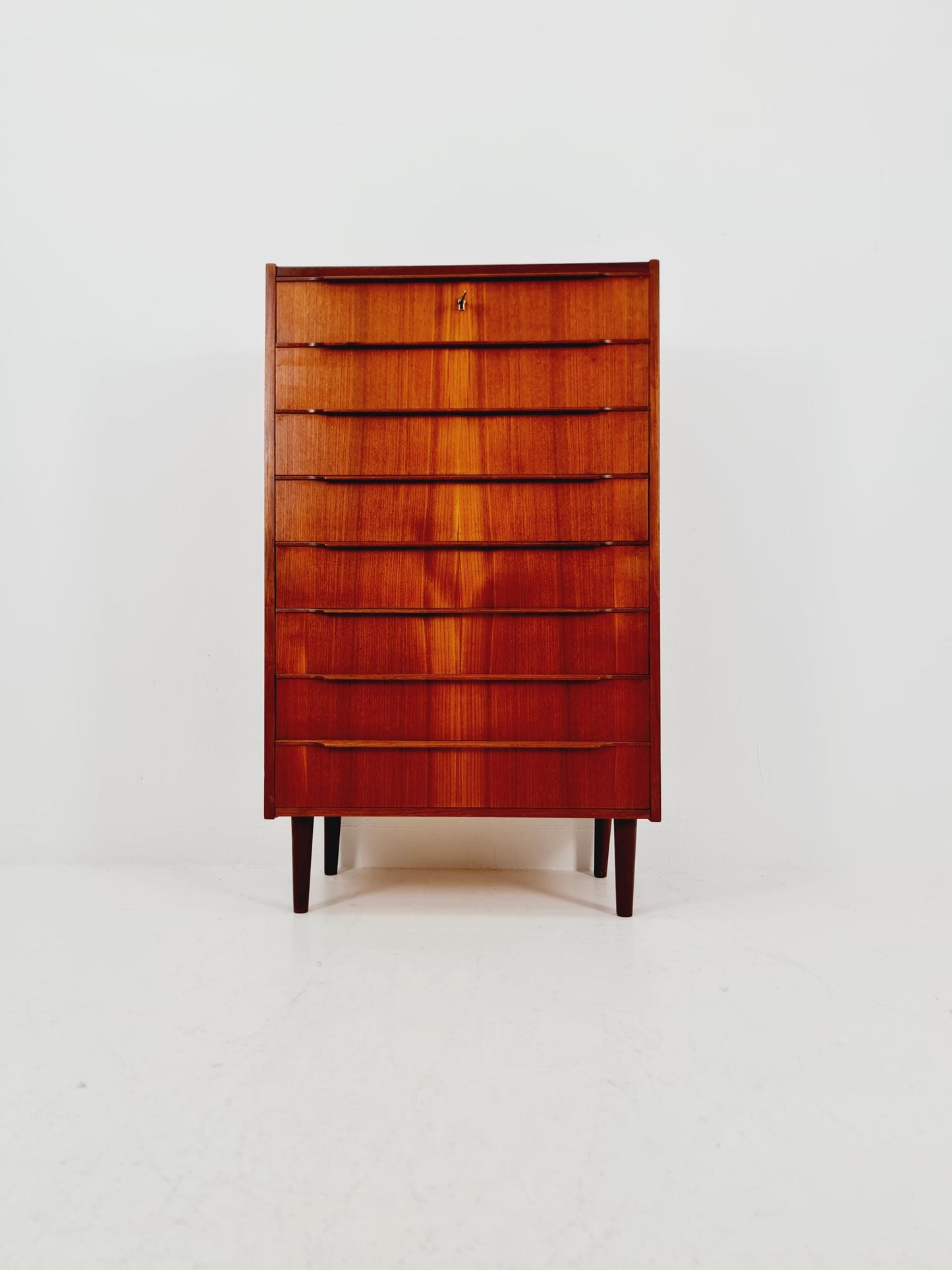 Midcentury danish design chest of drawers 8 Drawers tallboy 1960s