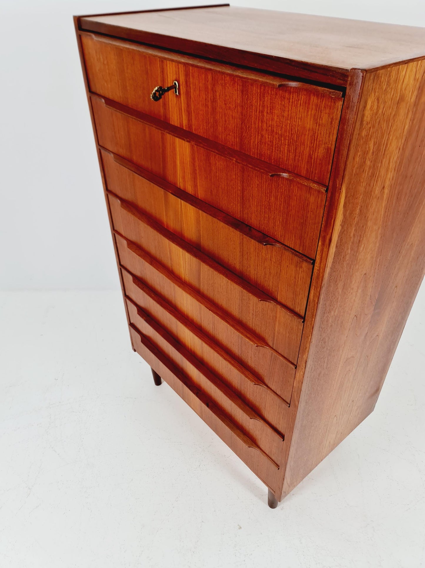 Midcentury danish design chest of drawers 8 Drawers tallboy 1960s