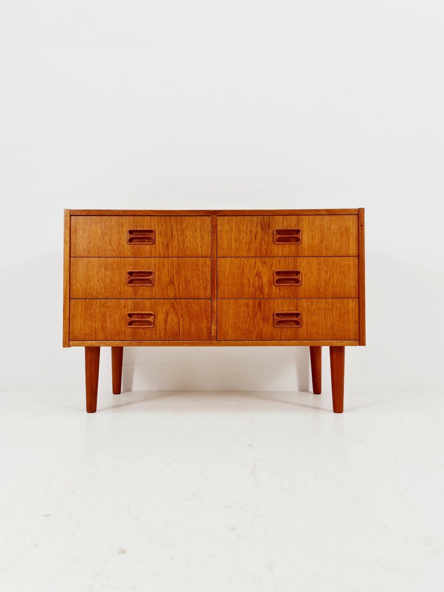 Midcentury danish design chest of drawers / drawer dresser /6 drawers cabinet, 1960s