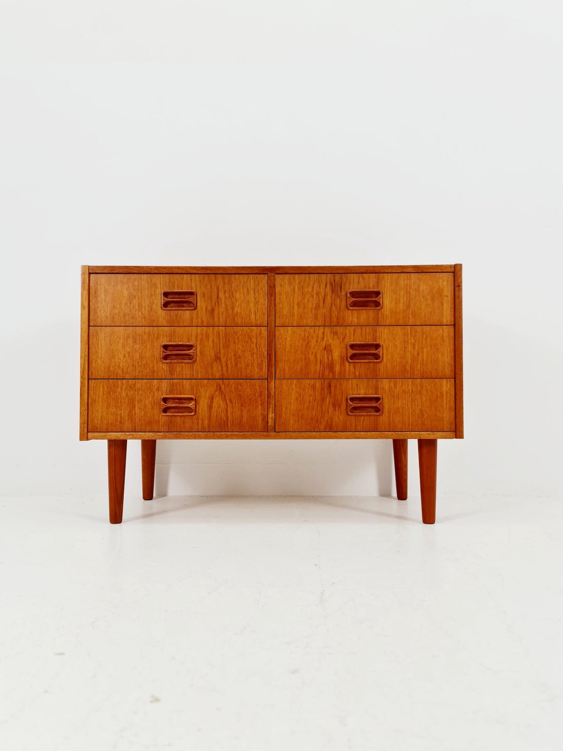 Midcentury danish design chest of drawers / drawer dresser /6 drawers cabinet, 1960s