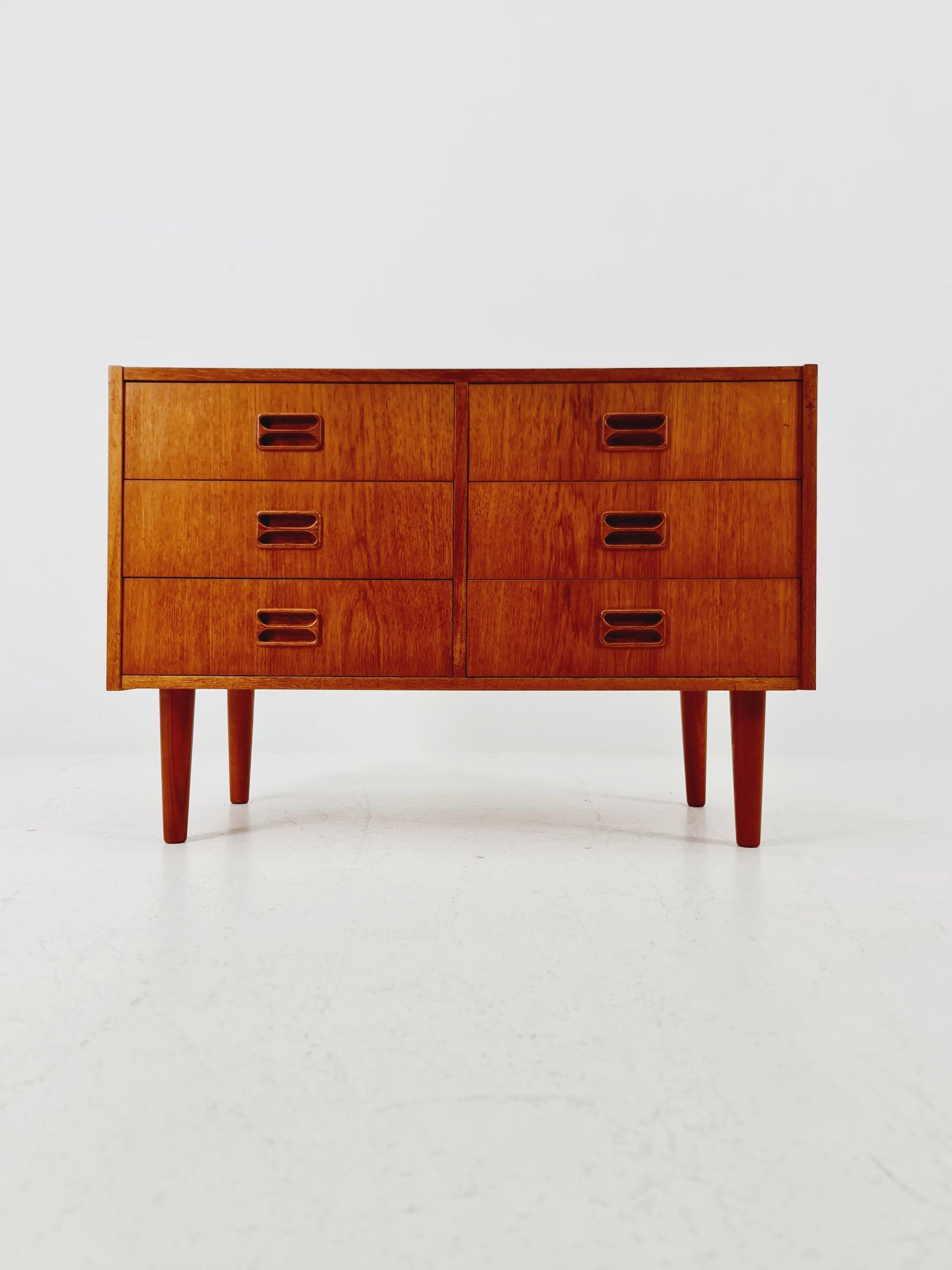 Midcentury danish design chest of drawers / drawer dresser /6 drawers cabinet, 1960s