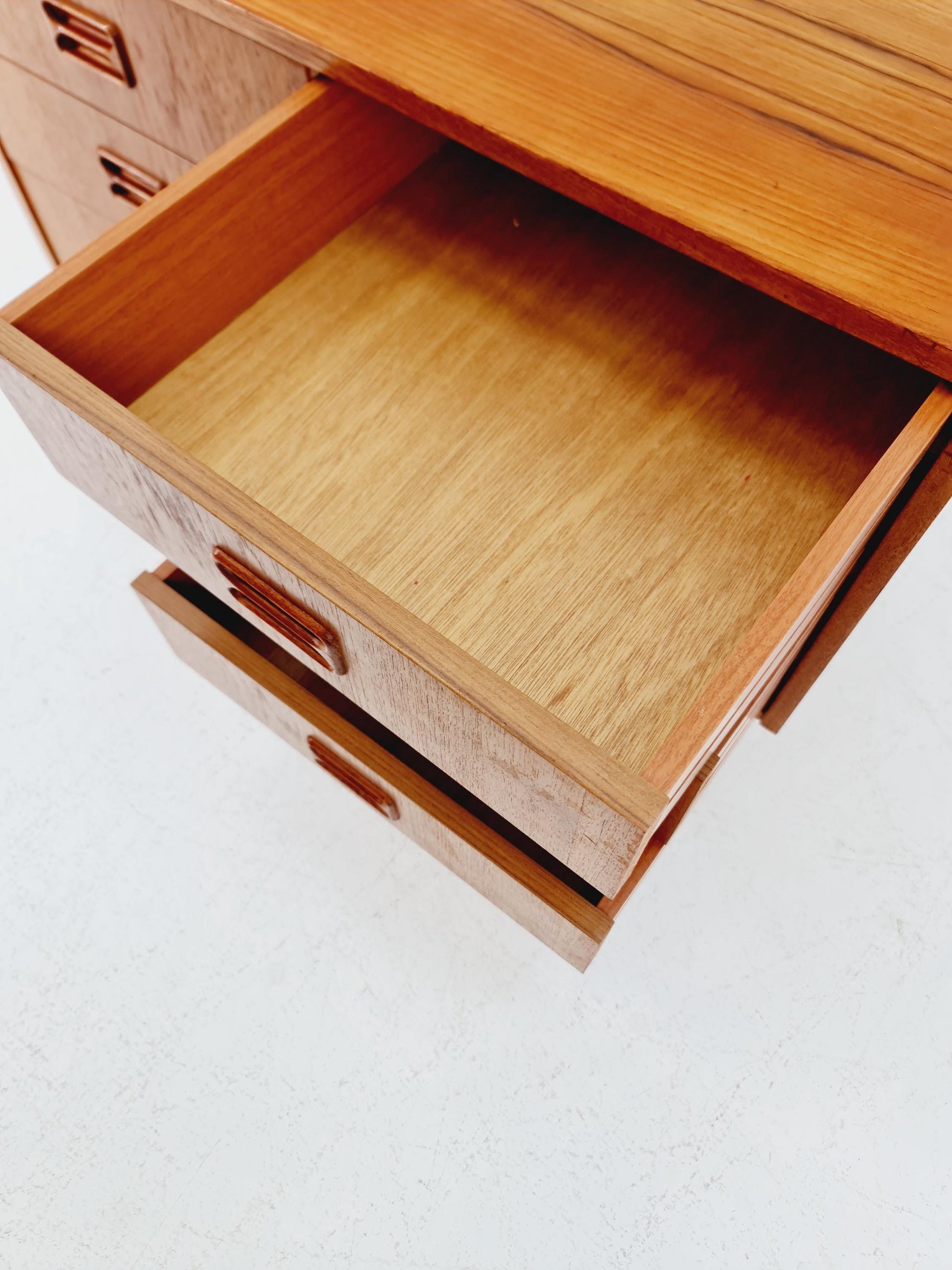 Midcentury danish design chest of drawers / drawer dresser /6 drawers cabinet, 1960s