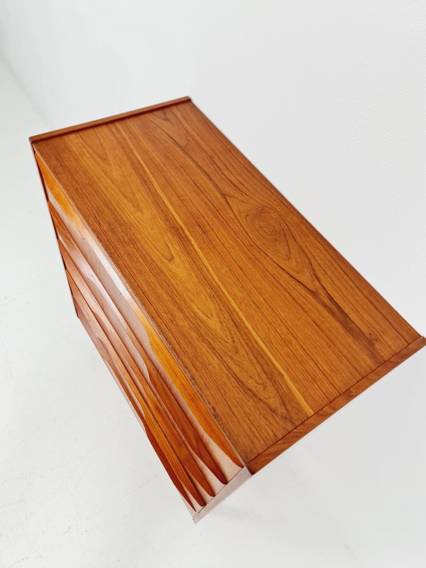 Midcentury danish design chest of drawers / drawer dresser /5 drawers cabinet By Ejsing Möbelfabrik 1960s
