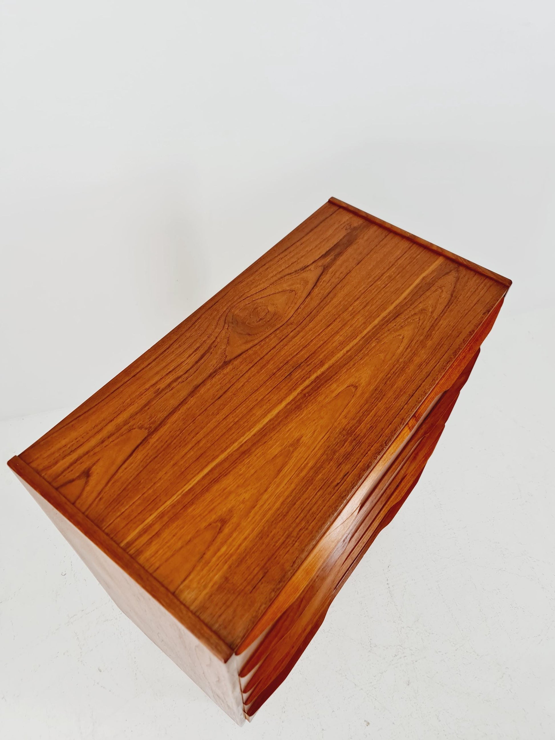 Midcentury danish design chest of drawers / drawer dresser /5 drawers cabinet By Ejsing Möbelfabrik 1960s