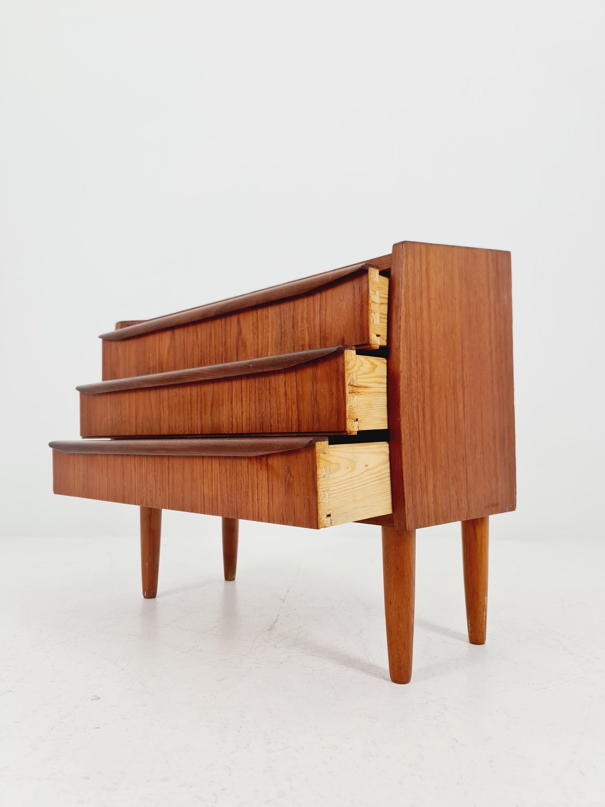 Midcentury danish drawer dresser /3 drawers 1960s