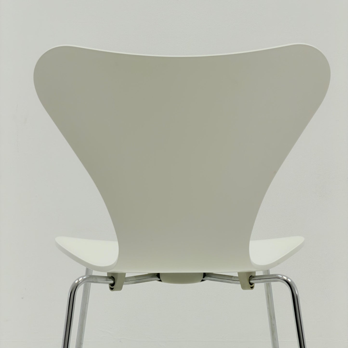 Mid century 3107 Butterfly Chair by Arne Jacobsen for Fritz Hansen, Denmark, 2000s