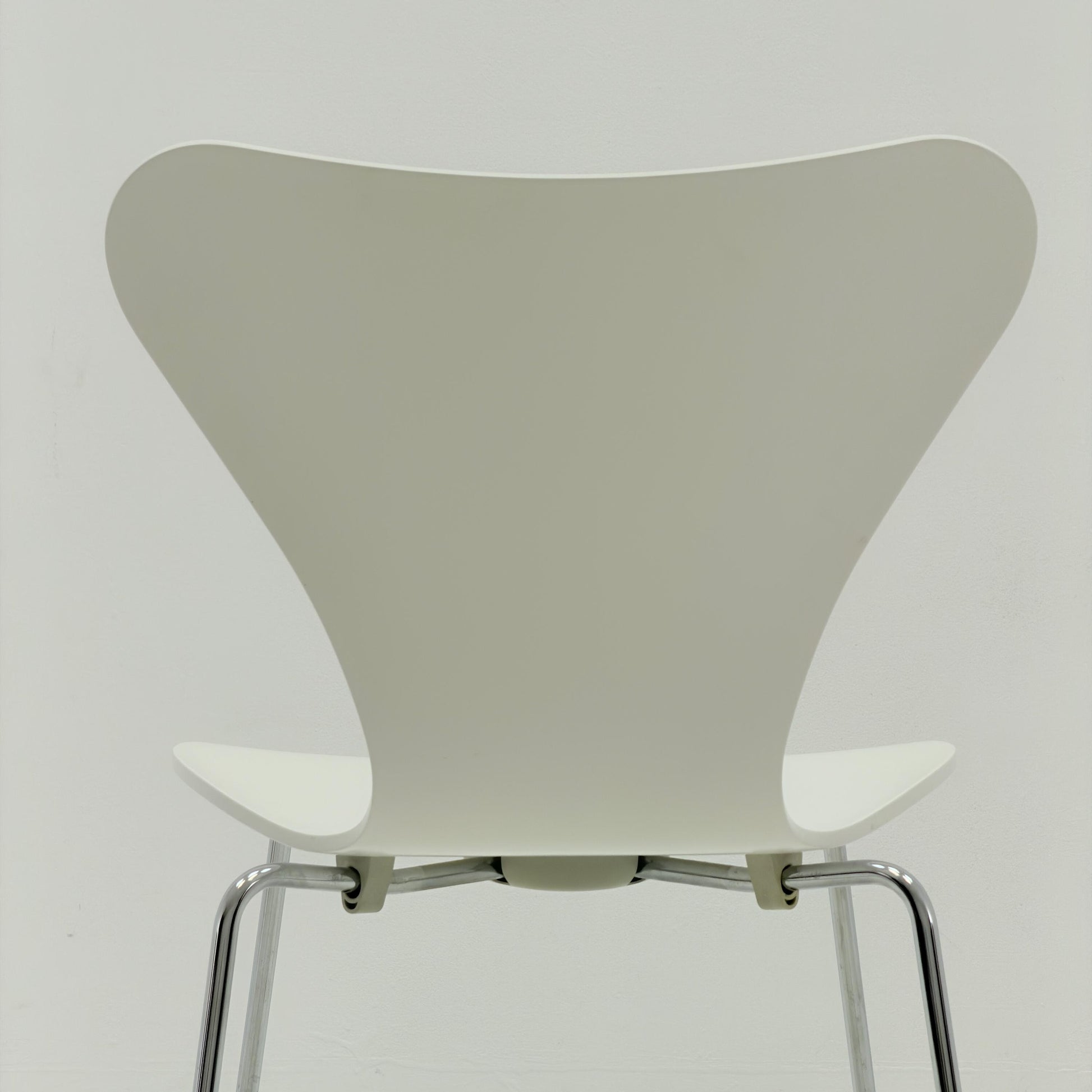 Mid century 3107 Butterfly Chair by Arne Jacobsen for Fritz Hansen, Denmark, 2000s