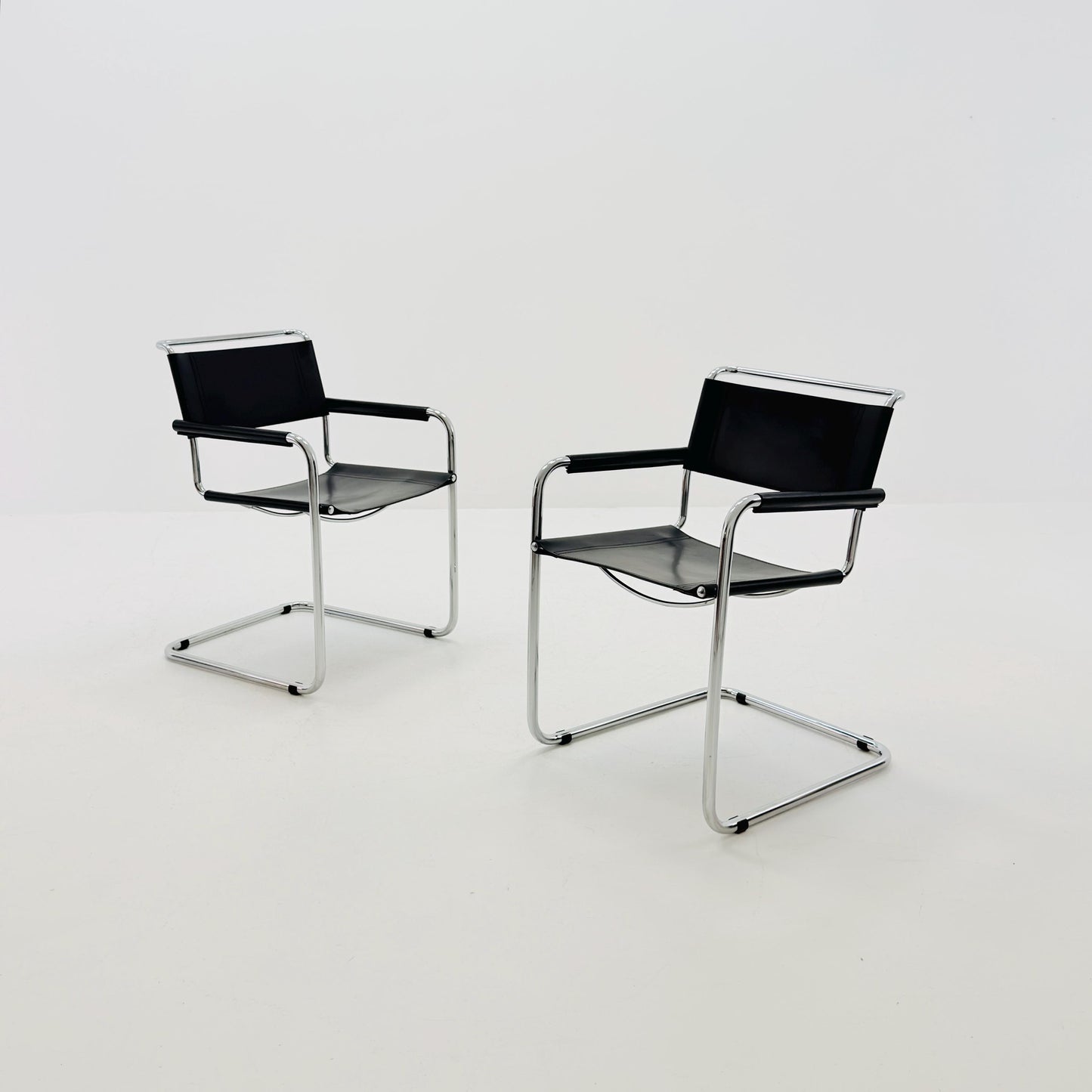 set of 2 Mid Century Bauhaus S34 Cantilever Armchair by Mart Stam for Italia Mobilia, Black Leather & Chrome, Italy 1980s